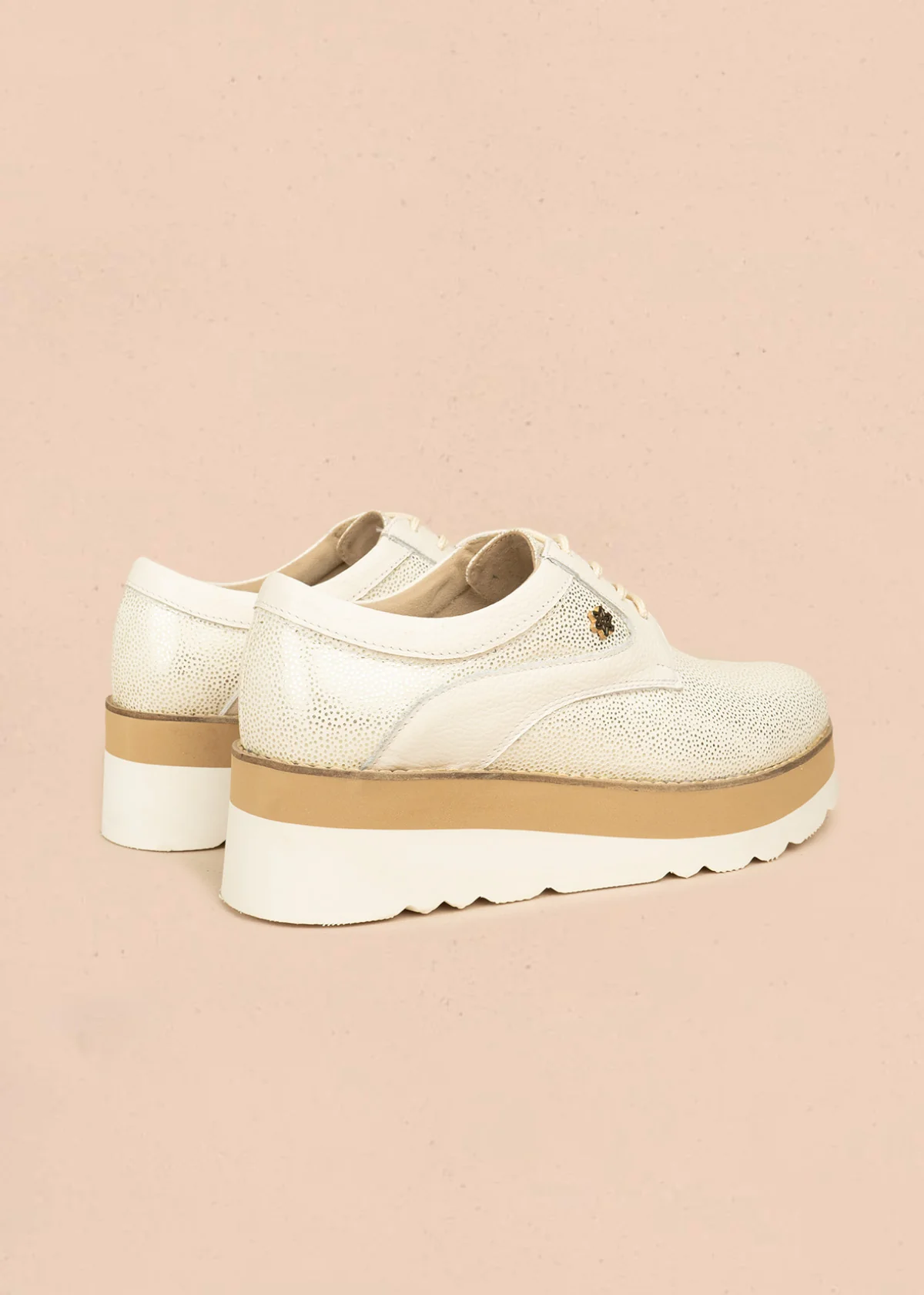 Zapatos color talco con ataduras y plataforma 106586 - Image 5