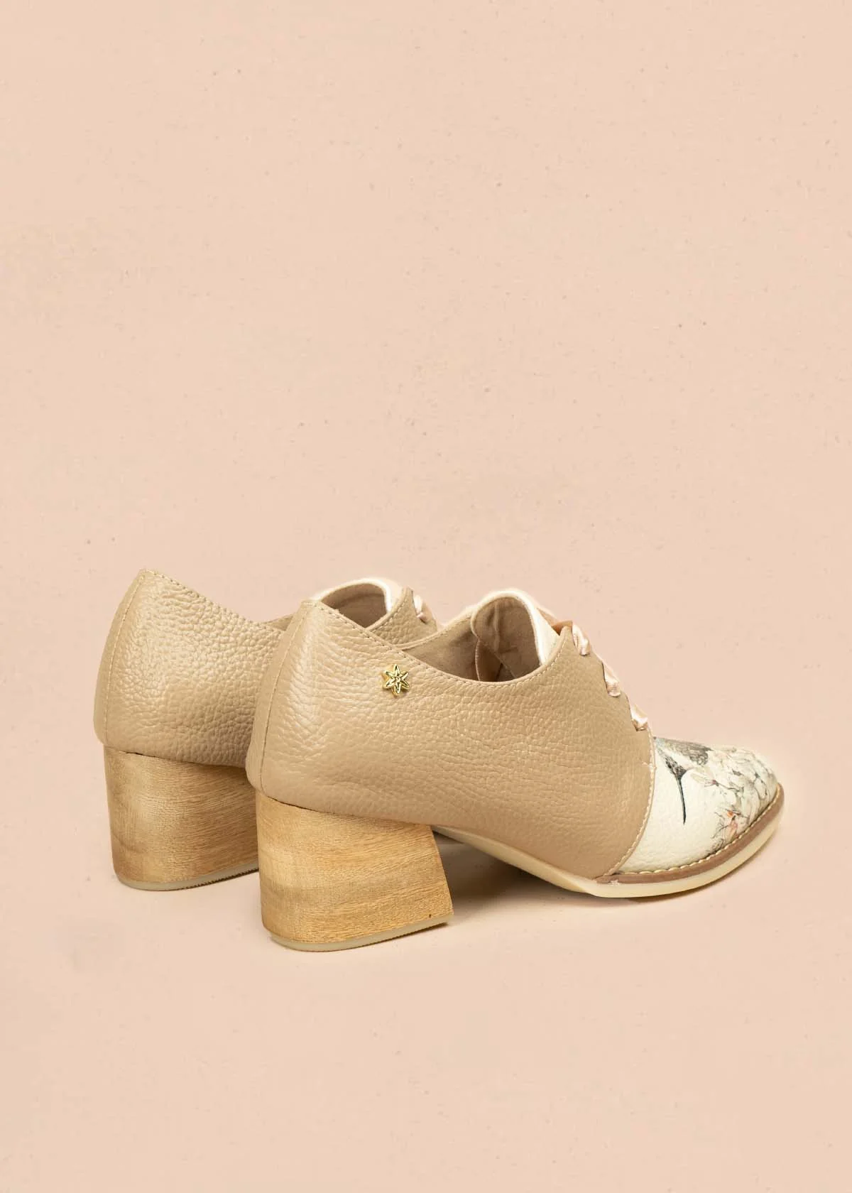 Zapatos con atadura en cuero color camel diseño de ave 106994 - Image 4