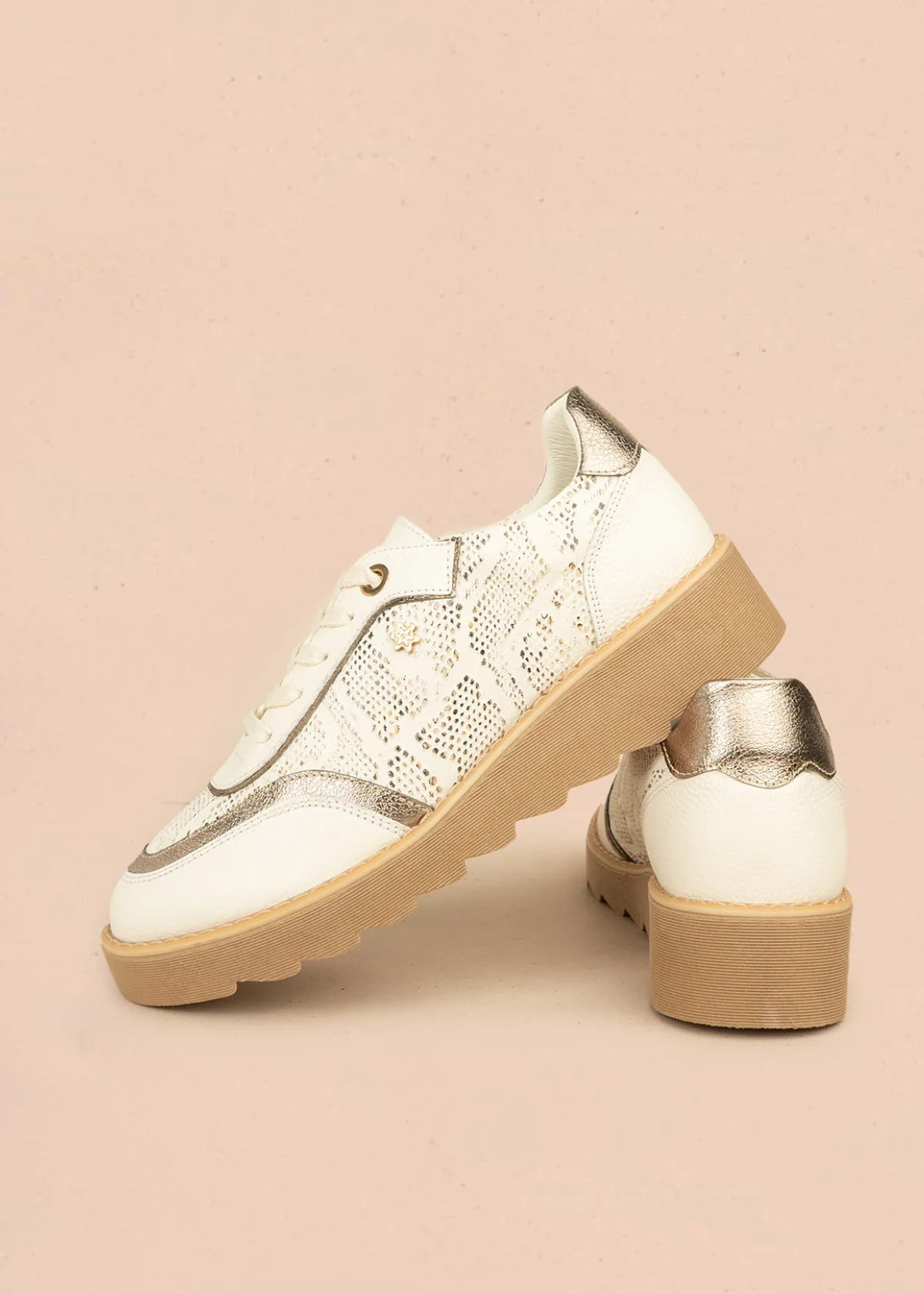 Zapatos de cuero color talco con atadura y textura reptil 106492 - Image 3