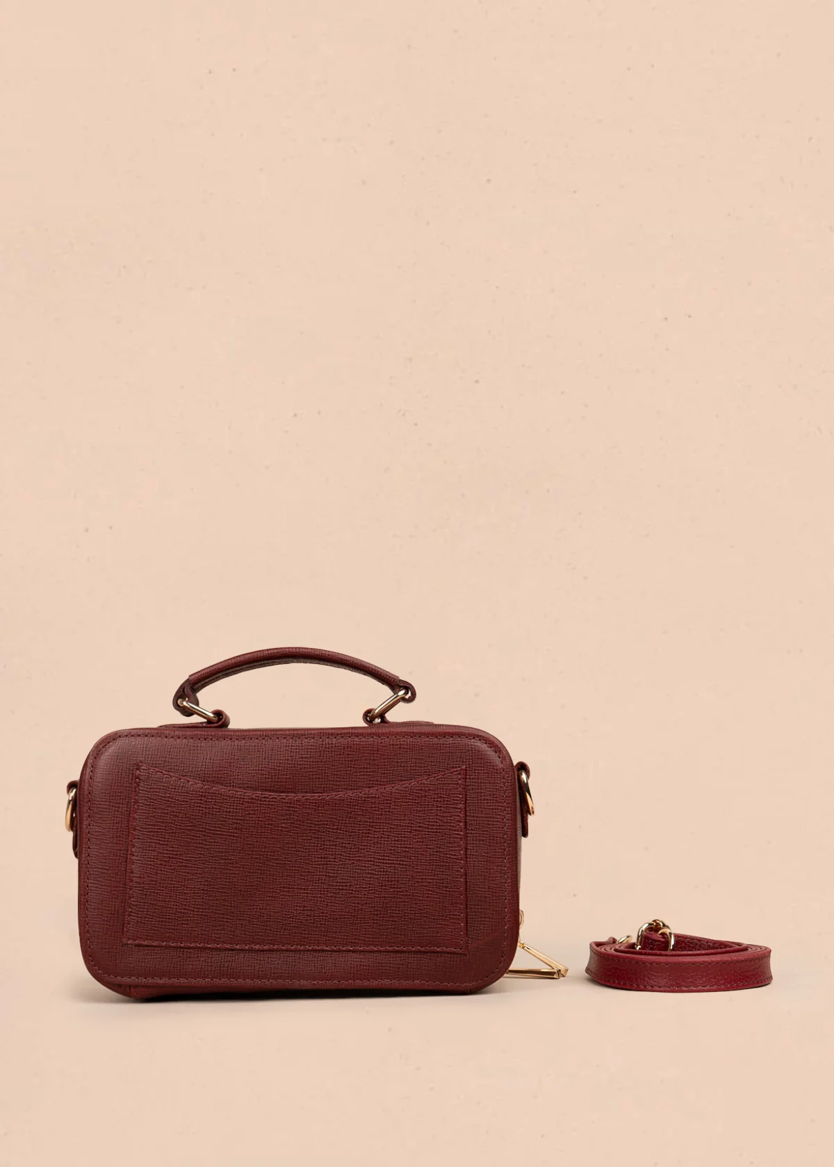 Bolso tipo bandolera color vinotinto con asa superior y acabado elegante 105314 - Image 4