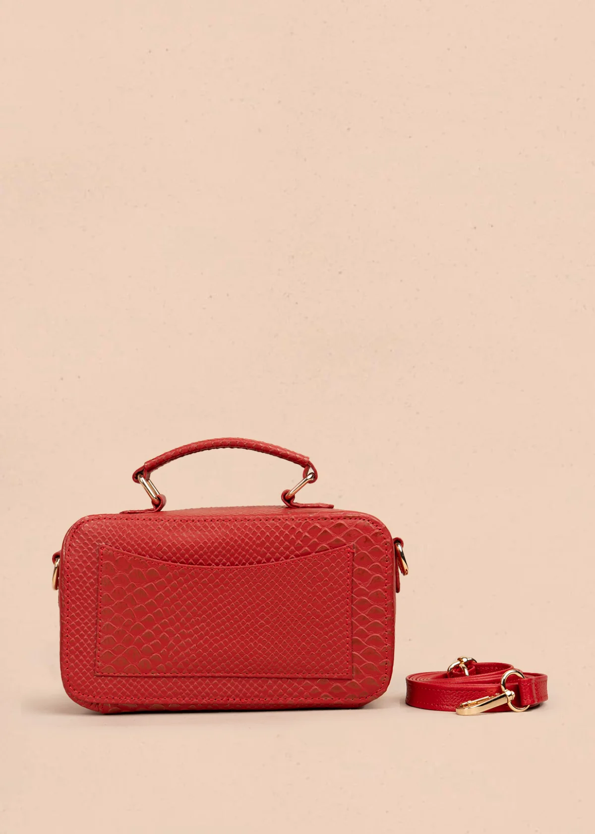 Bolso tipo bandolera color rojo con asa superior y acabado elegante 105314 - Image 4