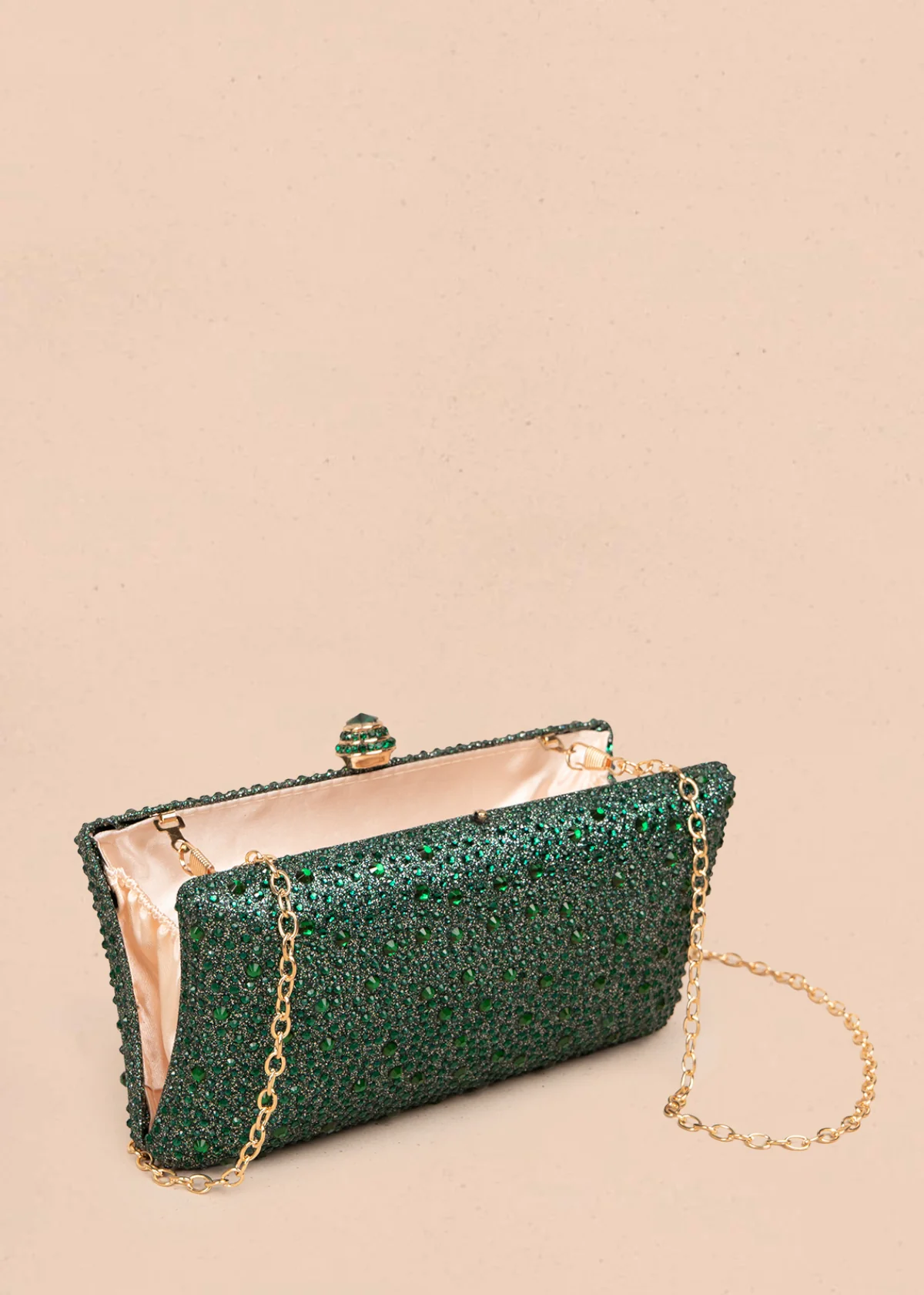 Bolso tipo bandolera color verde con acabado brillante y cadena 106243 - Image 4