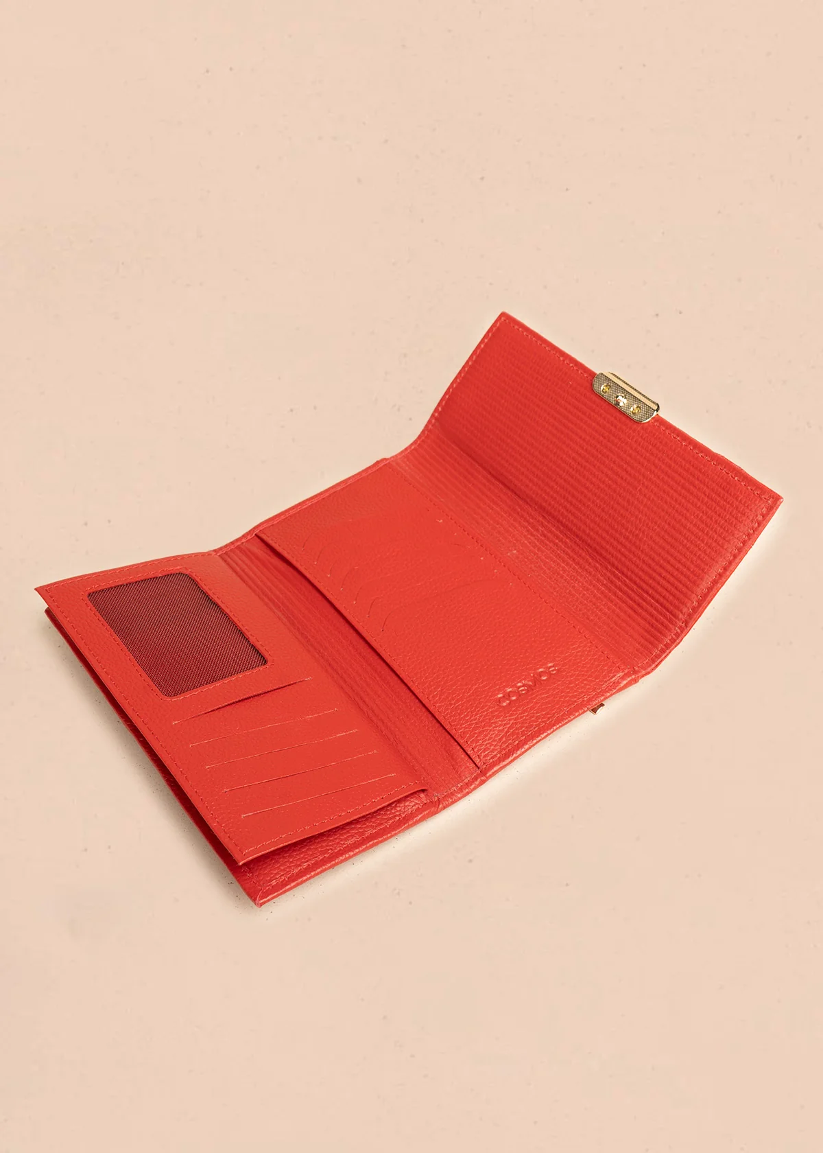 Billetera grande de cuero color rojo con solapa animal print 106319 - Image 6