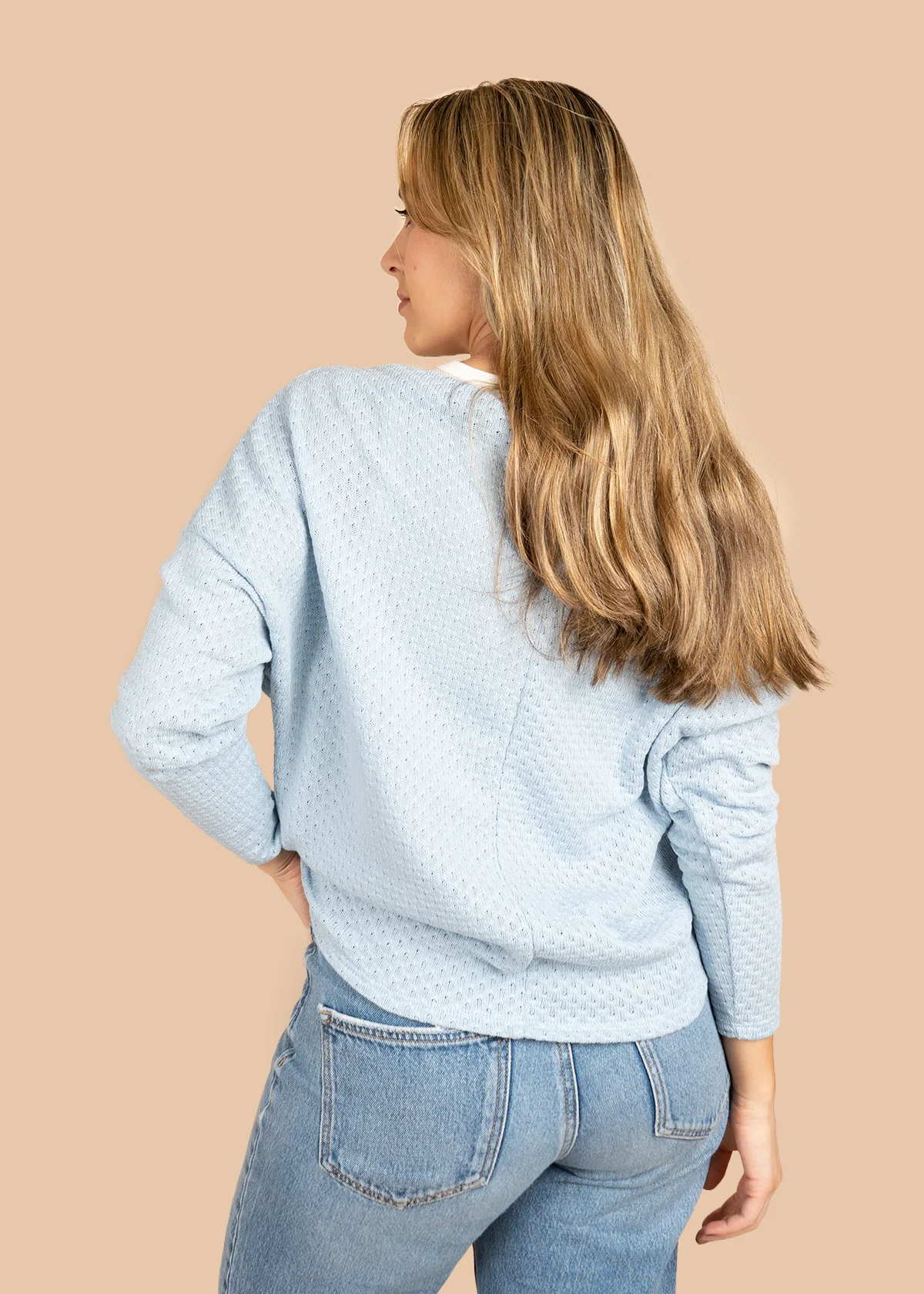Blusa color azul claro tejida y manga larga 106389 - Image 3