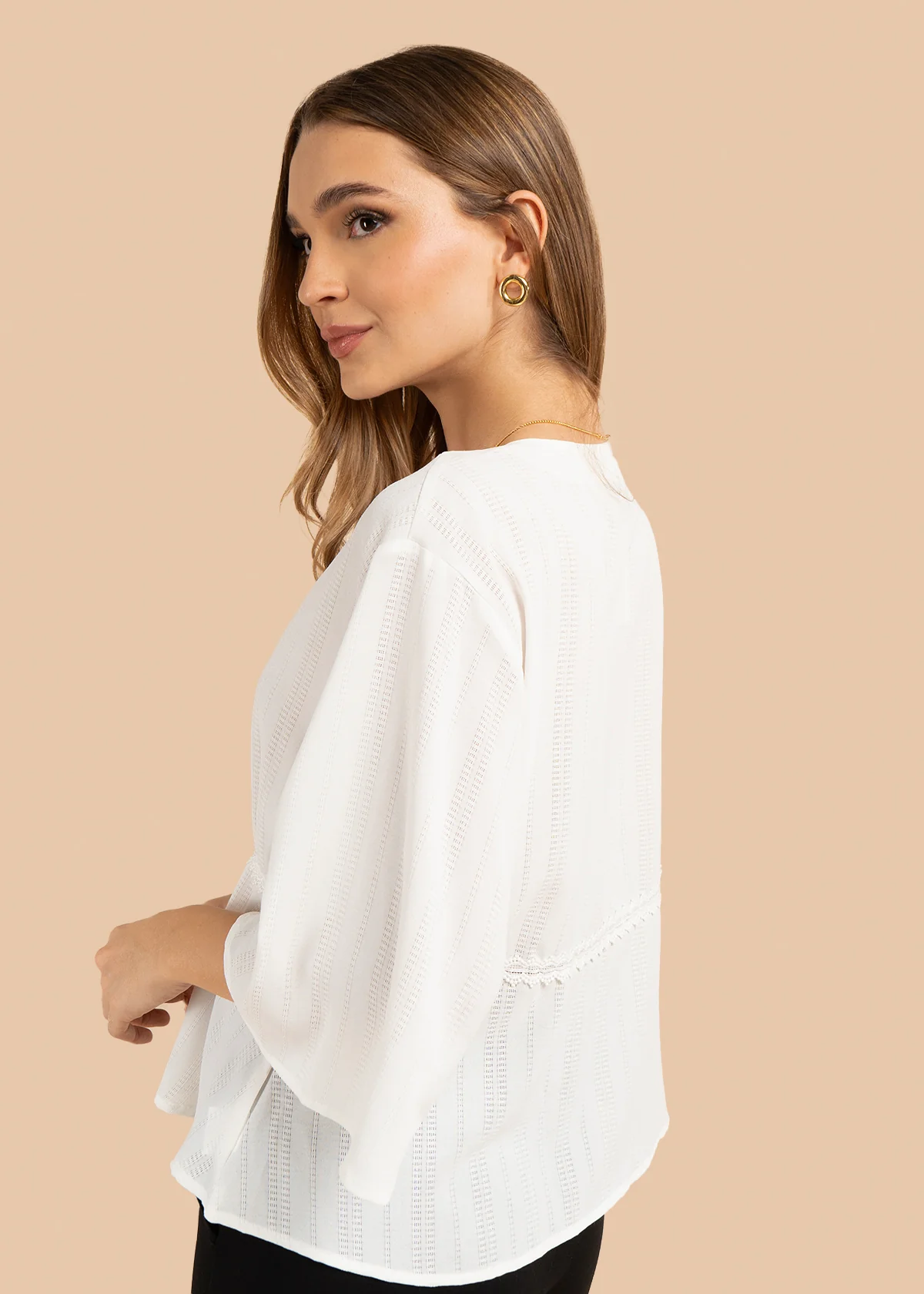 Blusa color blanco con cuello en V 105842 - Image 8