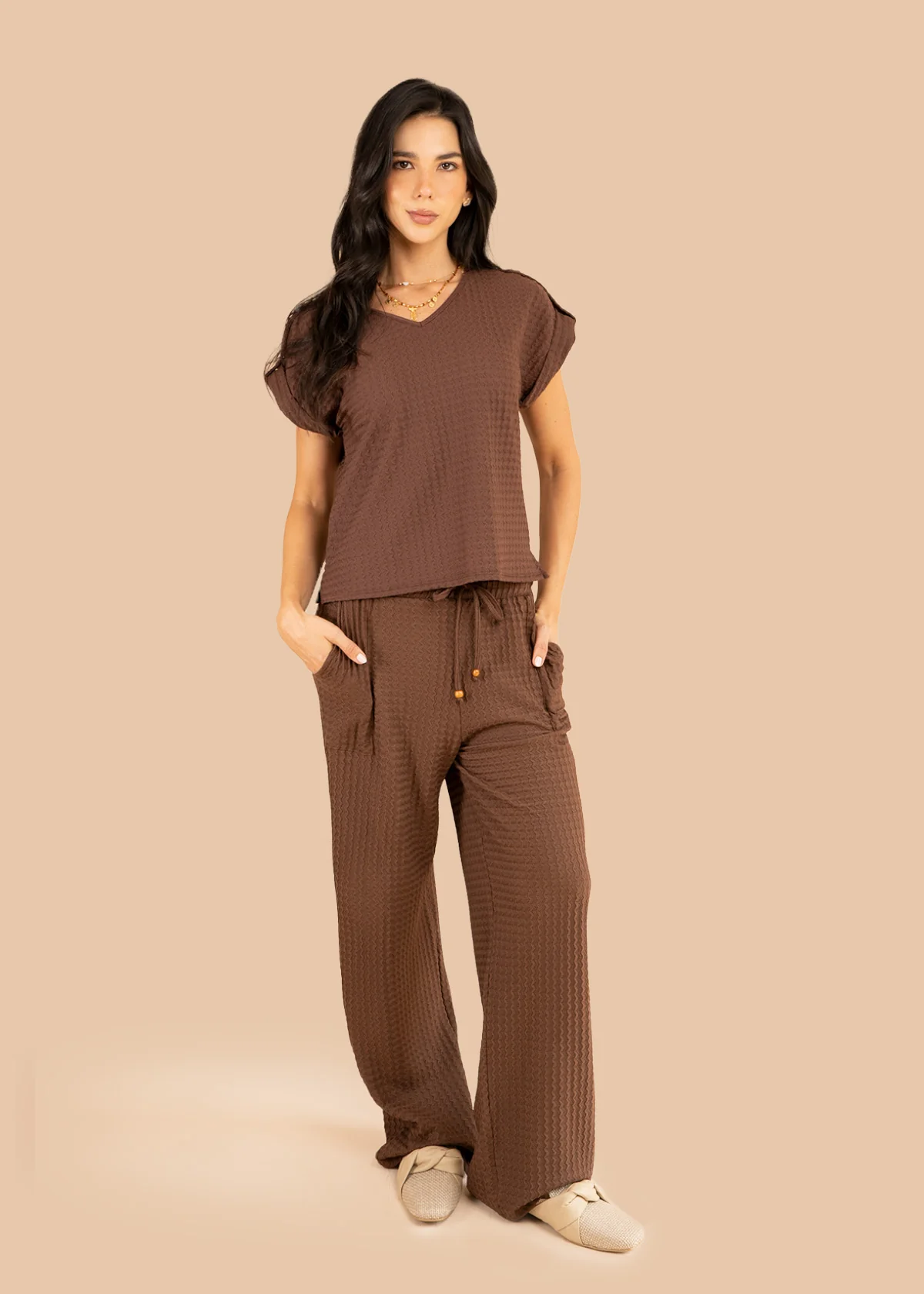 Blusa color chocolate tela texturizada con botones en hombros 106236 - Image 6