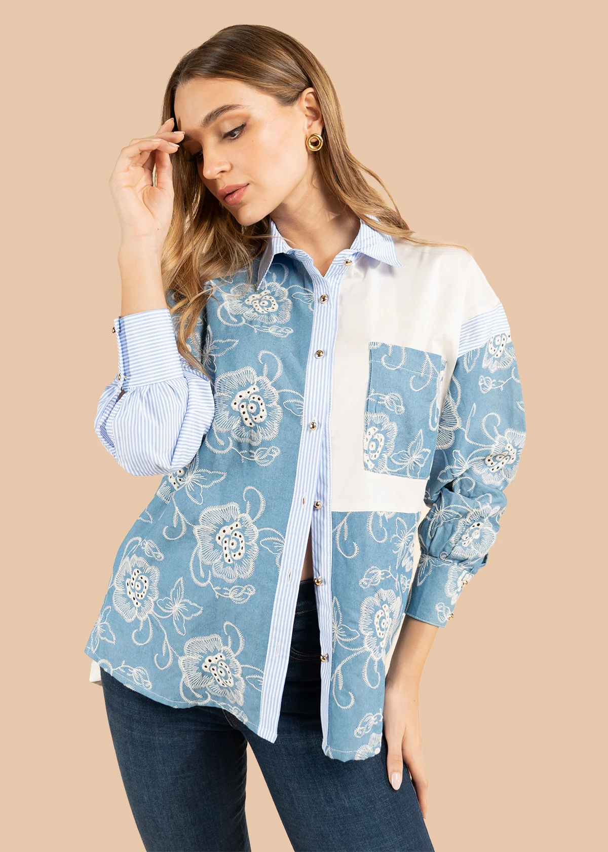 Blusa color azul claro con estampado floral y rayas 105833 - Image 5