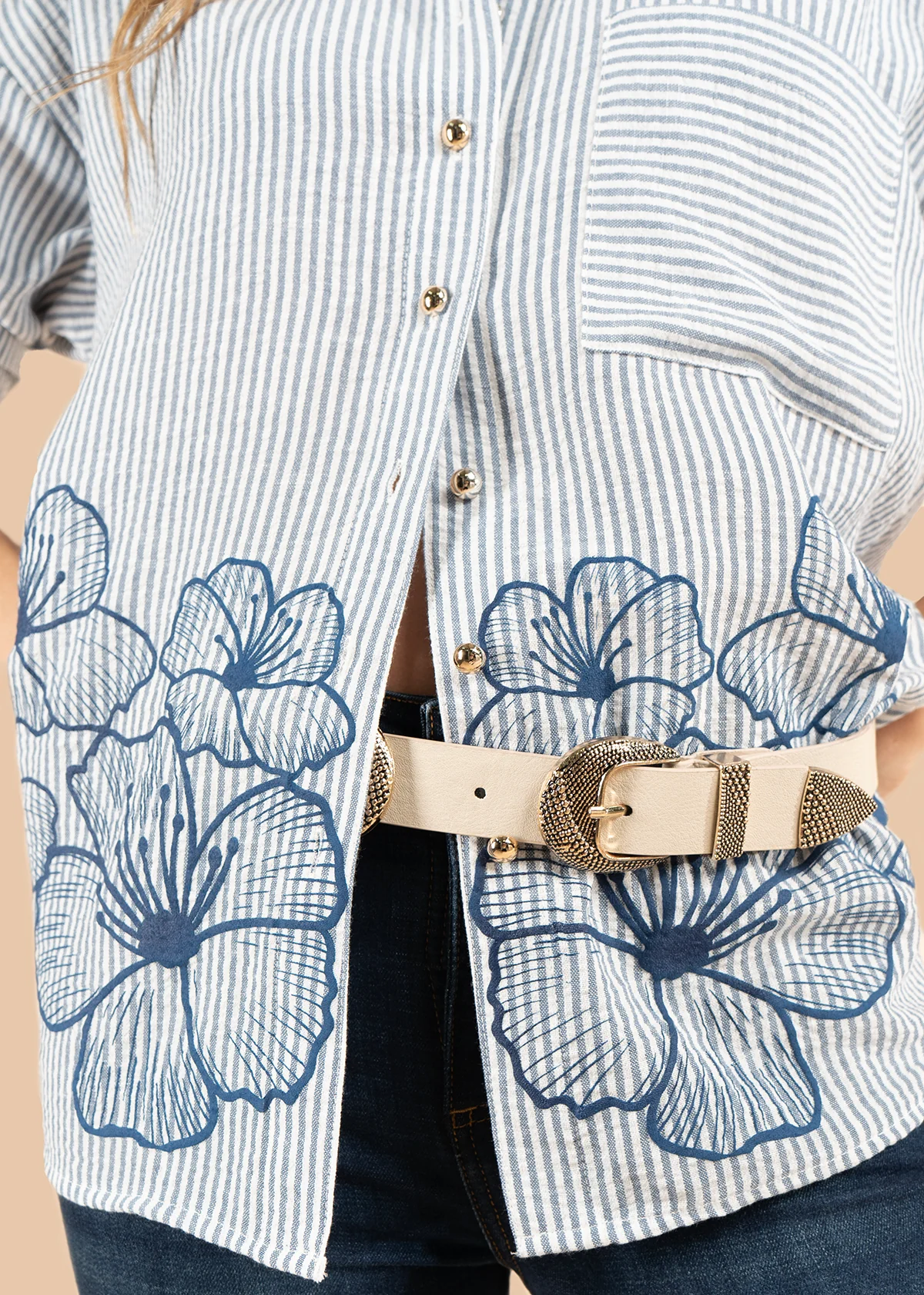 Blusa color azul oscuro con flores en la parte inferior y rayas verticales 105834 - Image 6