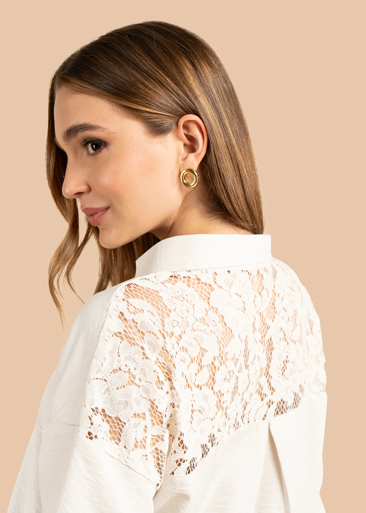 Blusa color beige con botones y corte amplio 105844 - Image 6