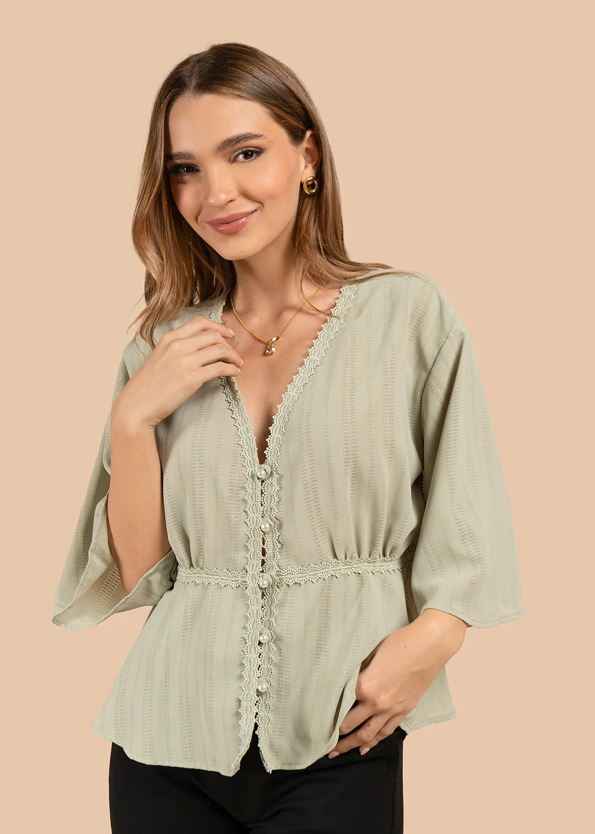 Blusa color verde con cuello en V 105842 - Image 6