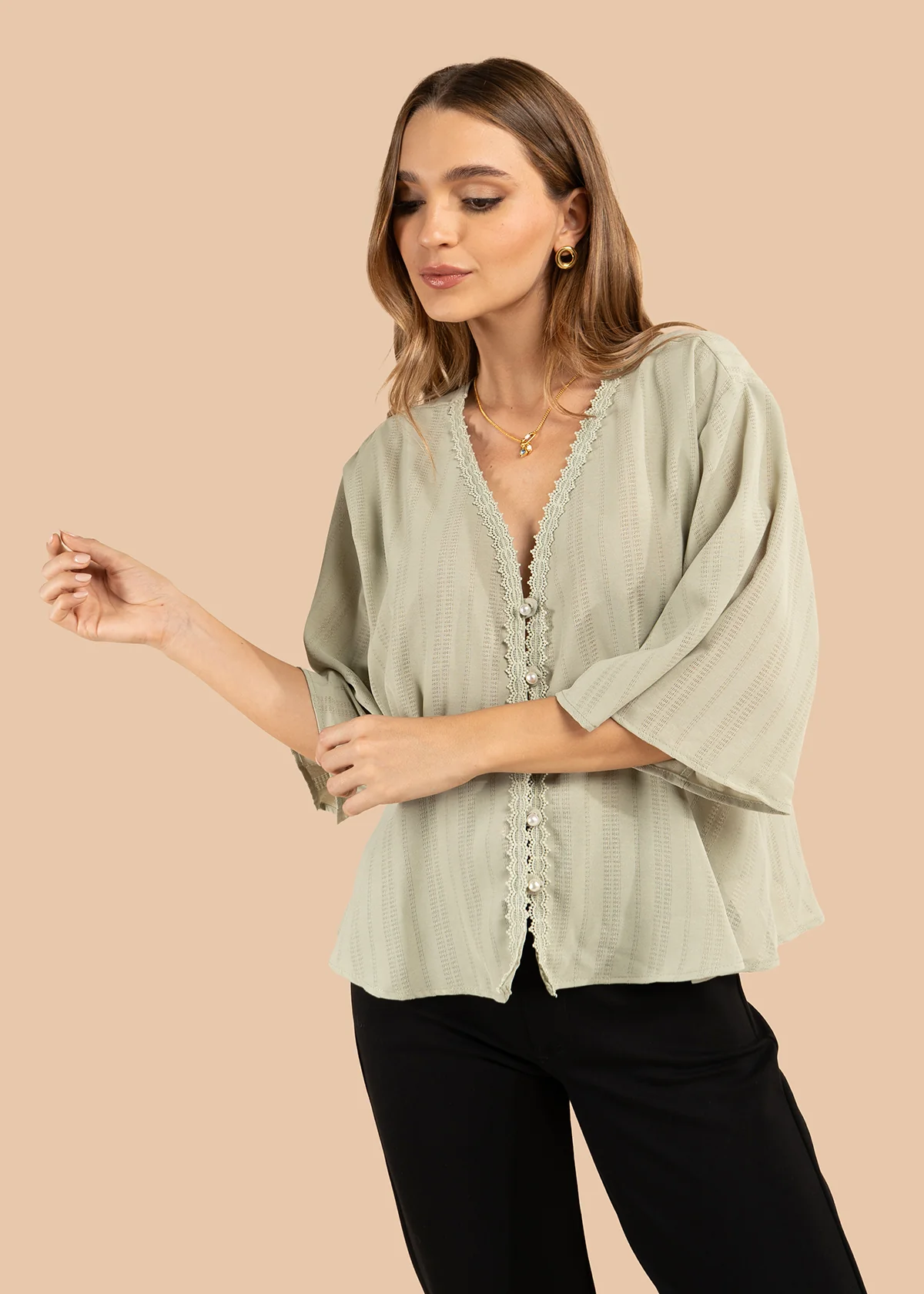 Blusa color verde con cuello en V 105842 - Image 7