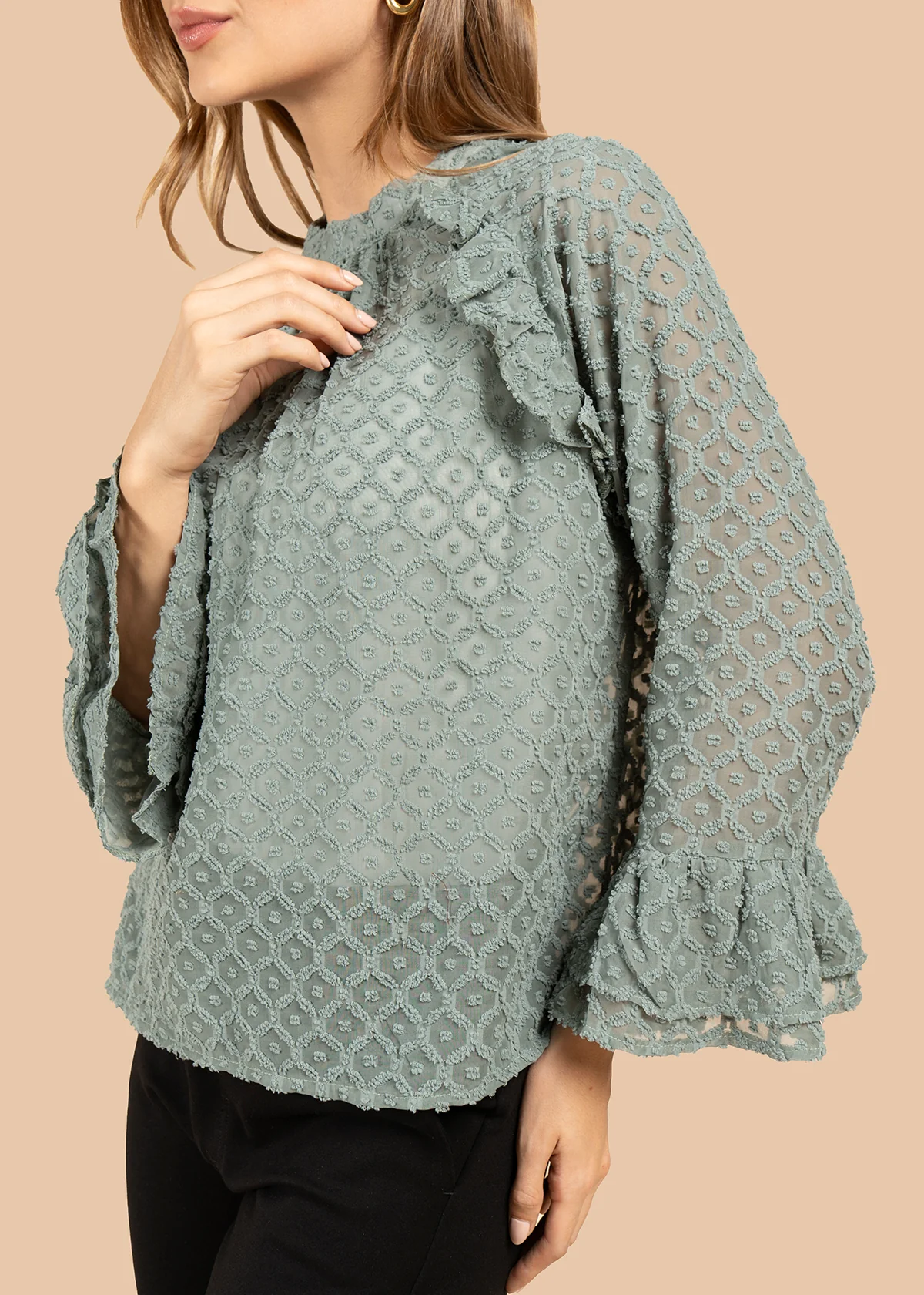 Blusa color verde con transparencia y tela con relieve 105855 - Image 3