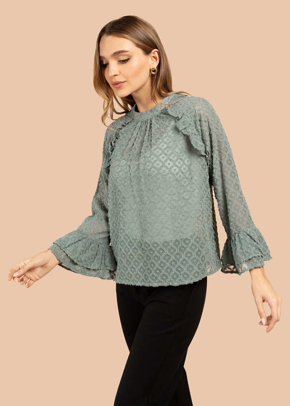 Blusa color verde con transparencia y tela con relieve 105855 - Image 4