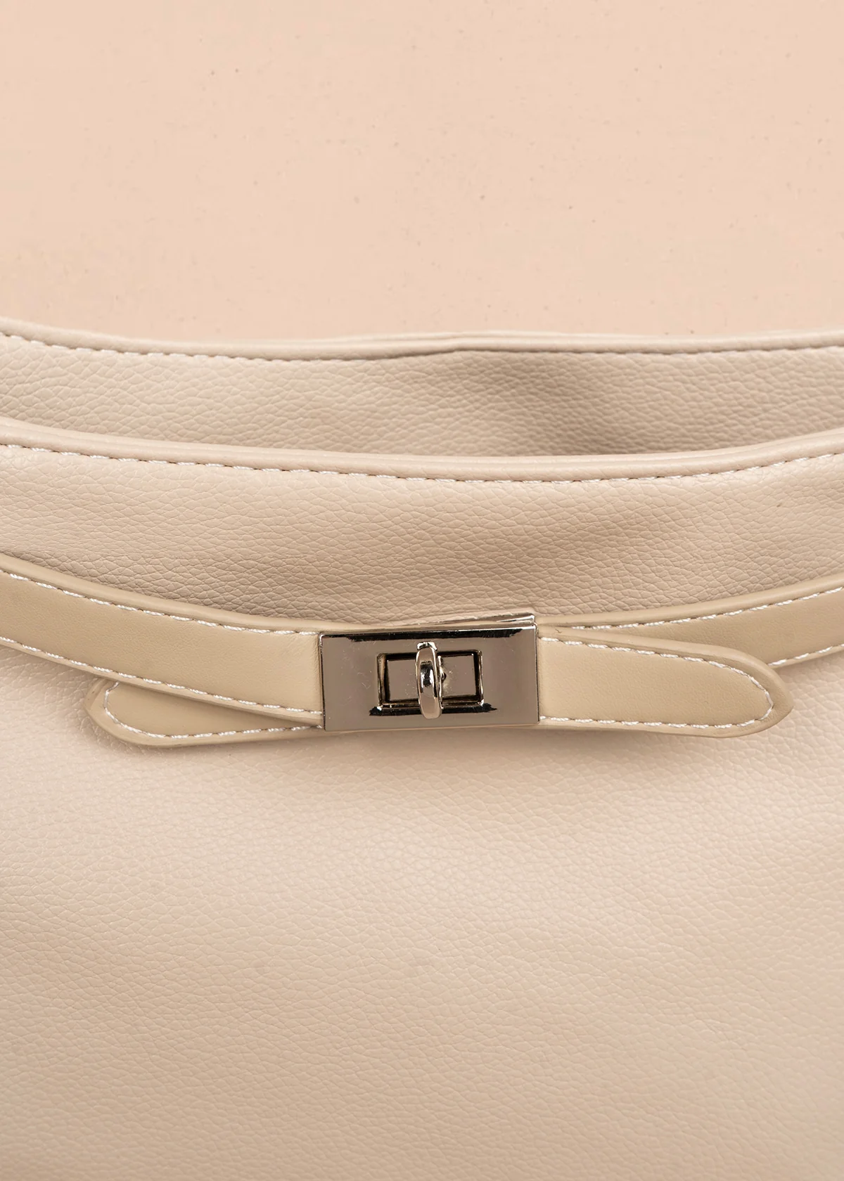 Bolso tipo shopping color beige con correa frontal 106182 - Image 2
