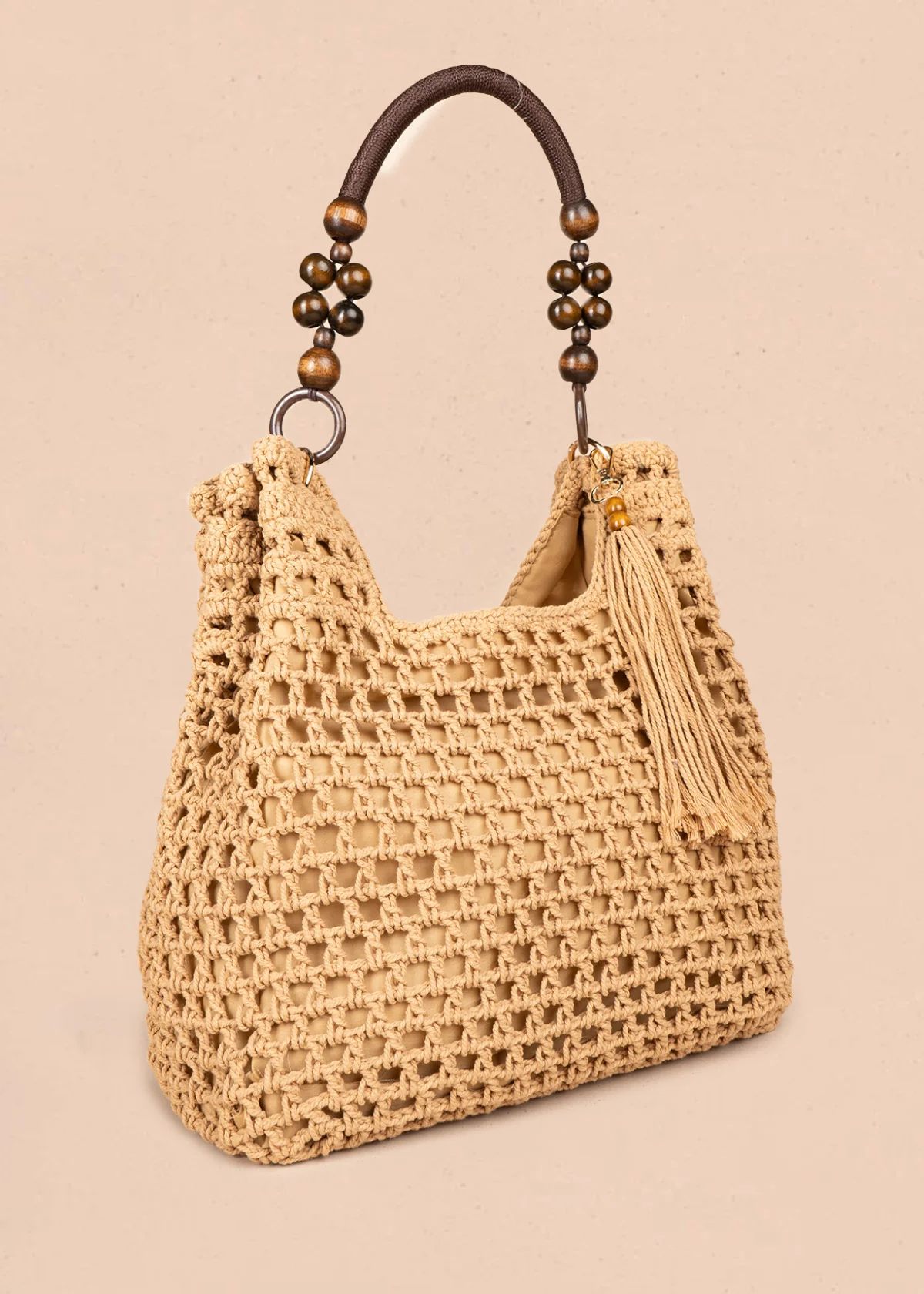 Bolso tipo shopping color caqui tejido calado con borla decorativa 106845 - Image 2