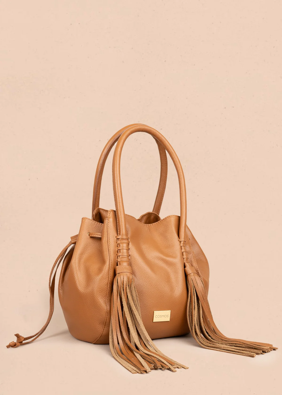 Bolso tipo cartera en cuero color miel con flecos 105787 - Image 3