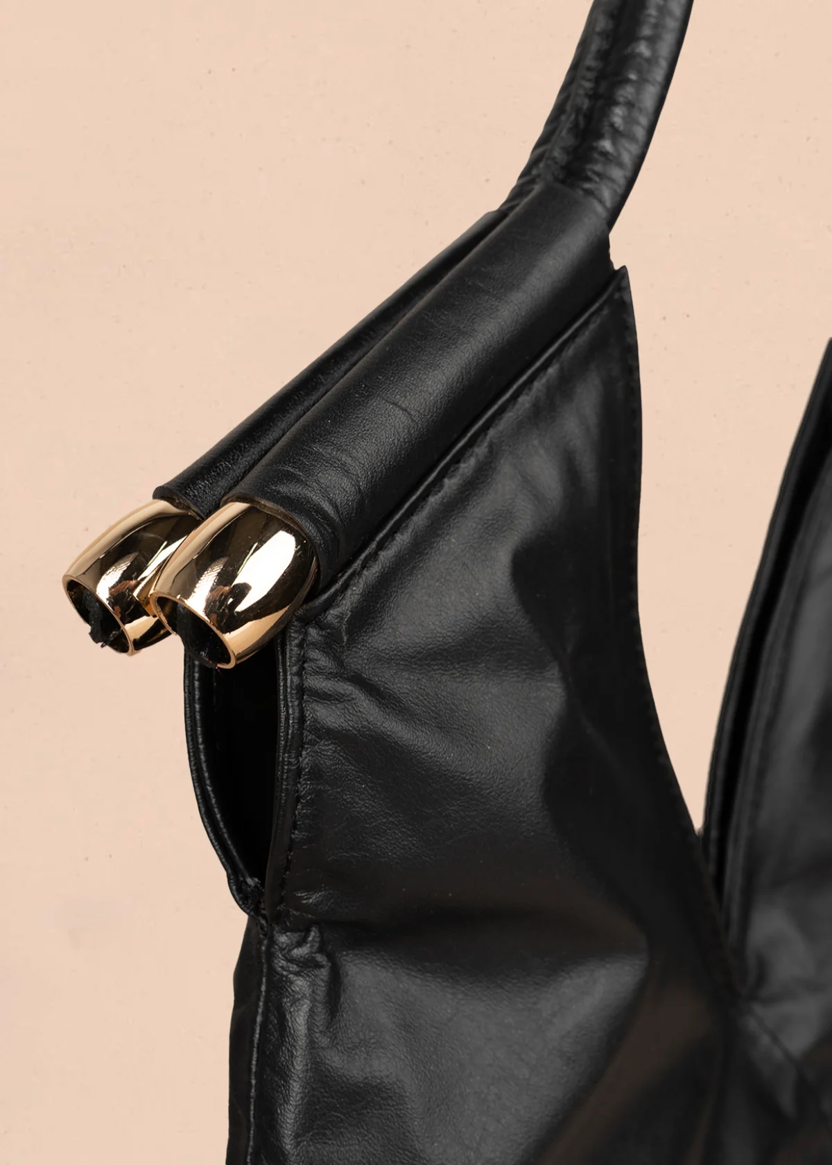 Bolso en cuero color negro tipo shopping 105786 - Image 4