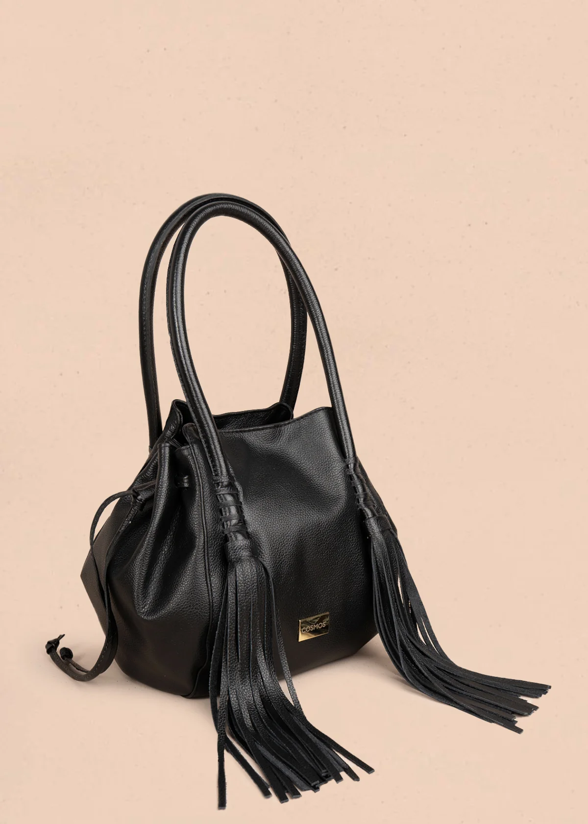 Bolso tipo cartera en cuero color negro con flecos 105787 - Image 3