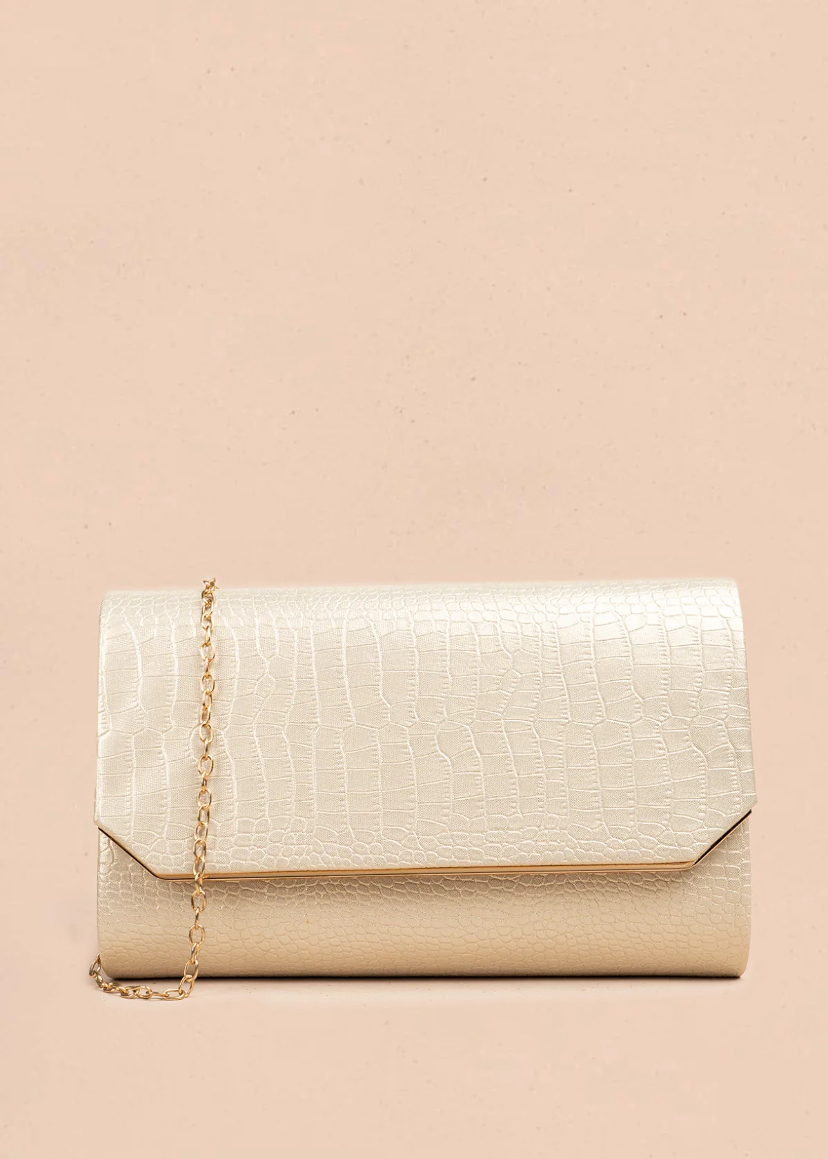 Bolso de fiesta color dorado con textura croco  106806