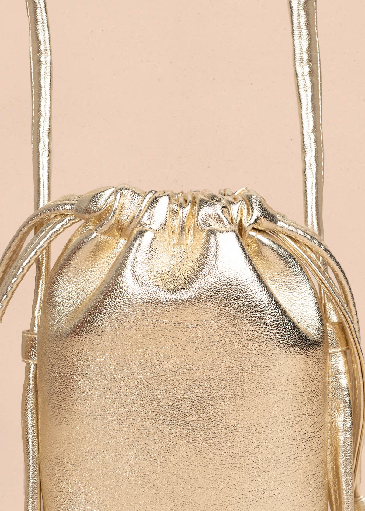 Bolso manos libres color champaña 106964 - Image 2