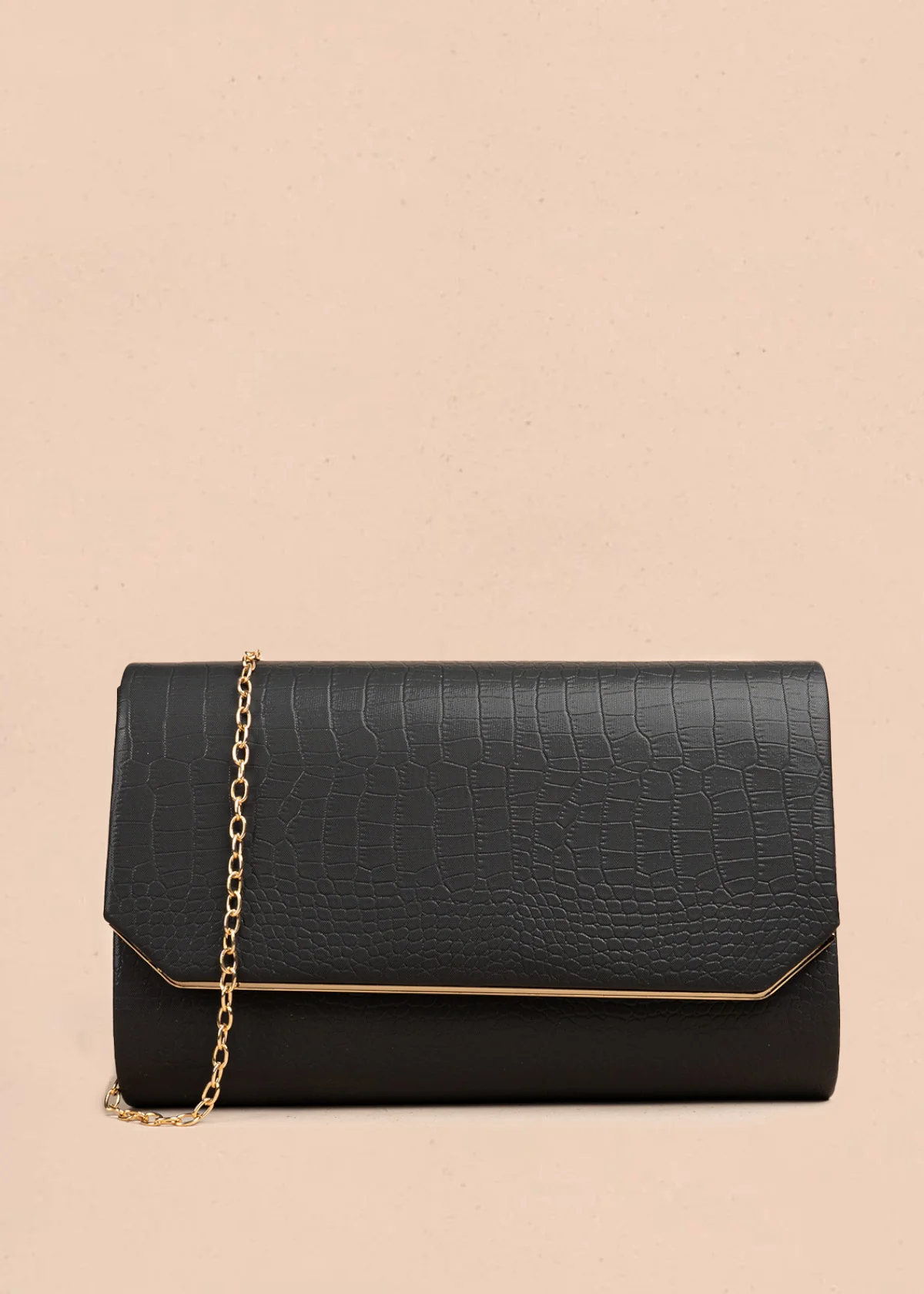 Bolso de fiesta color negro con textura croco 106806
