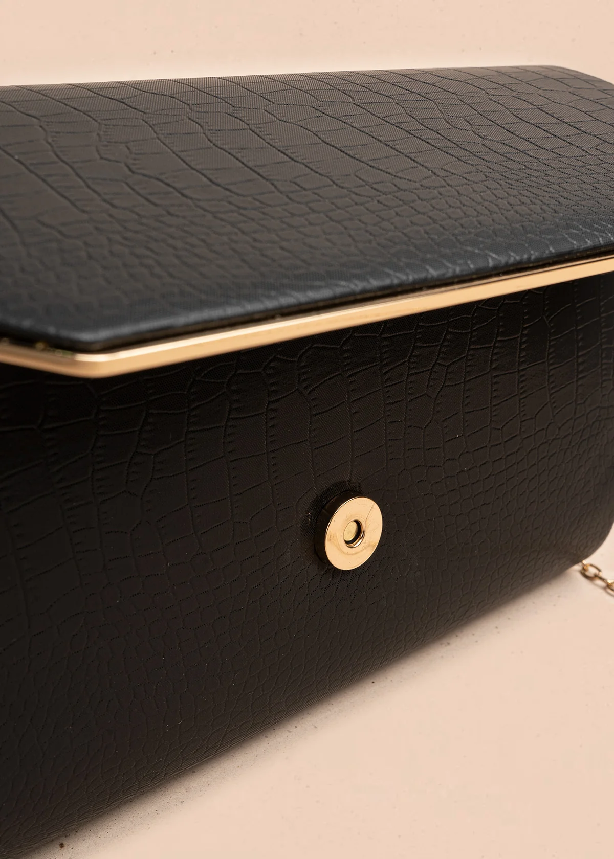 Bolso de fiesta color negro con textura croco 106806 - Image 6
