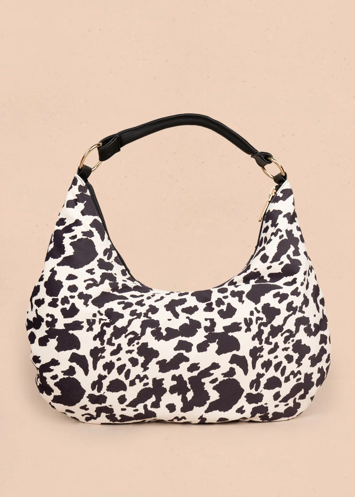 Bolso tipo cartera color negro con diseño animal print 106958 - Image 4