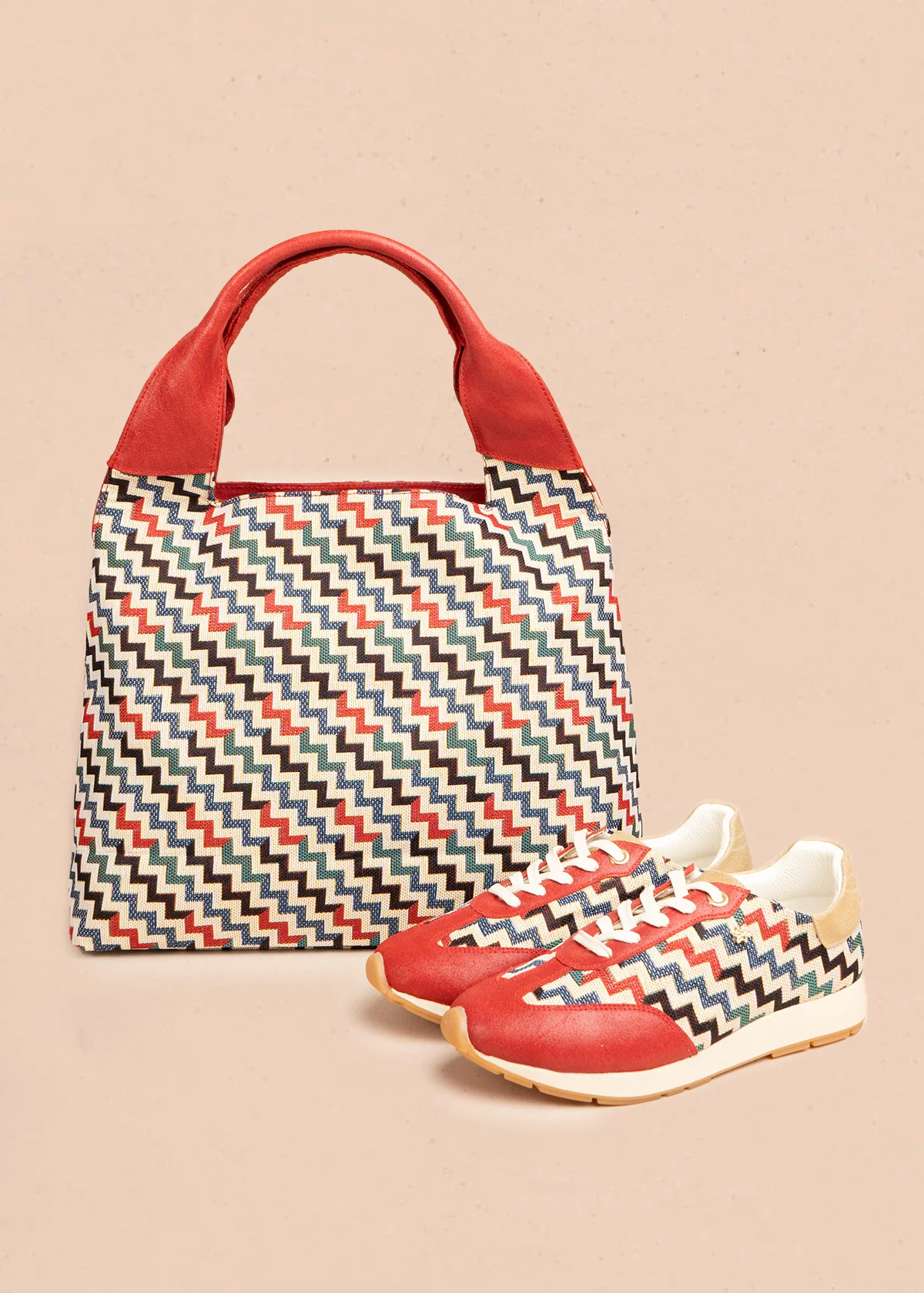 Bolso tipo shopping en cuero color rojo con diseño en zigzag y asa amplia 106481 - Image 3