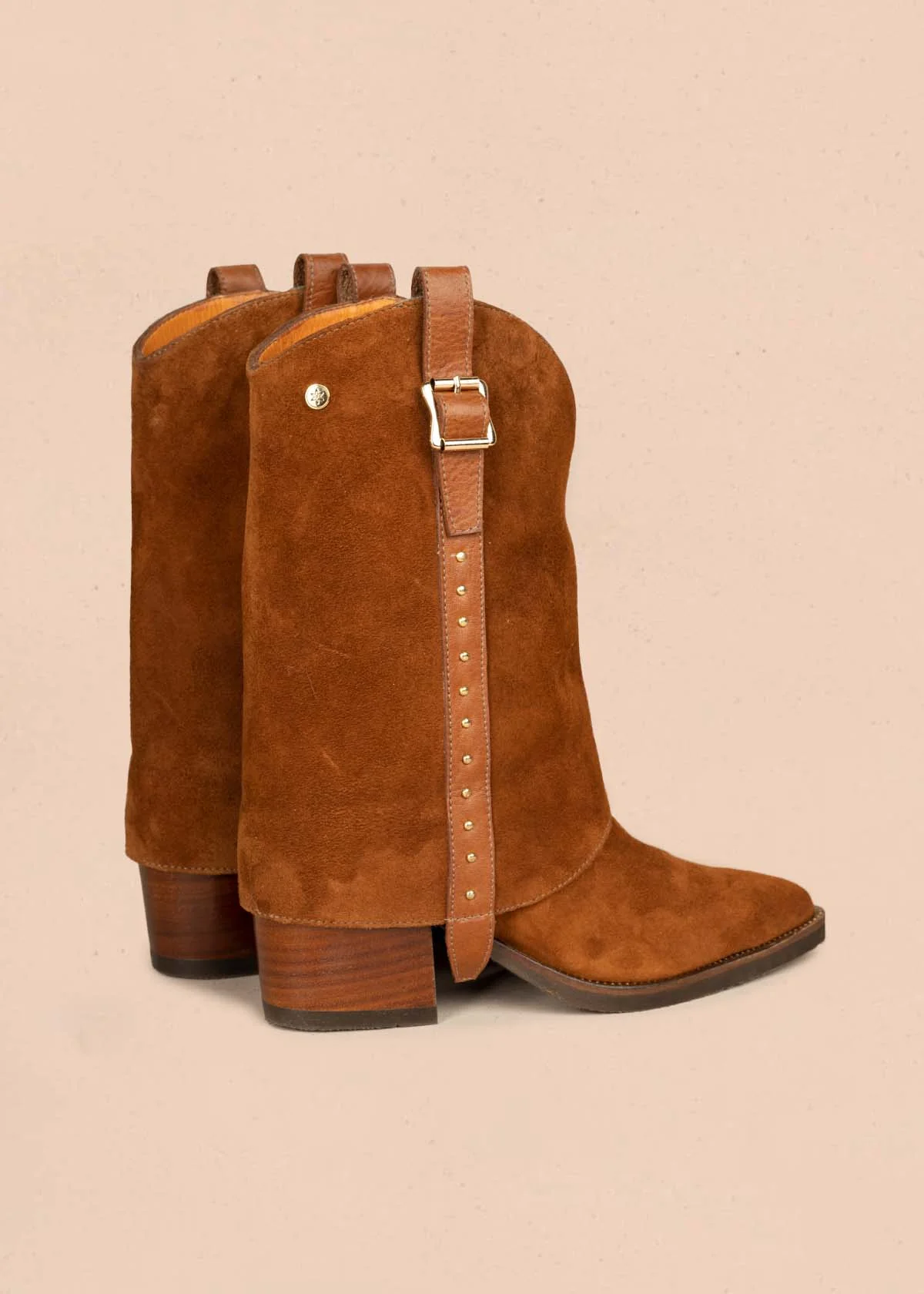 Bota en cuero color miel con hebilla y taches decorativos 105951 - Image 3