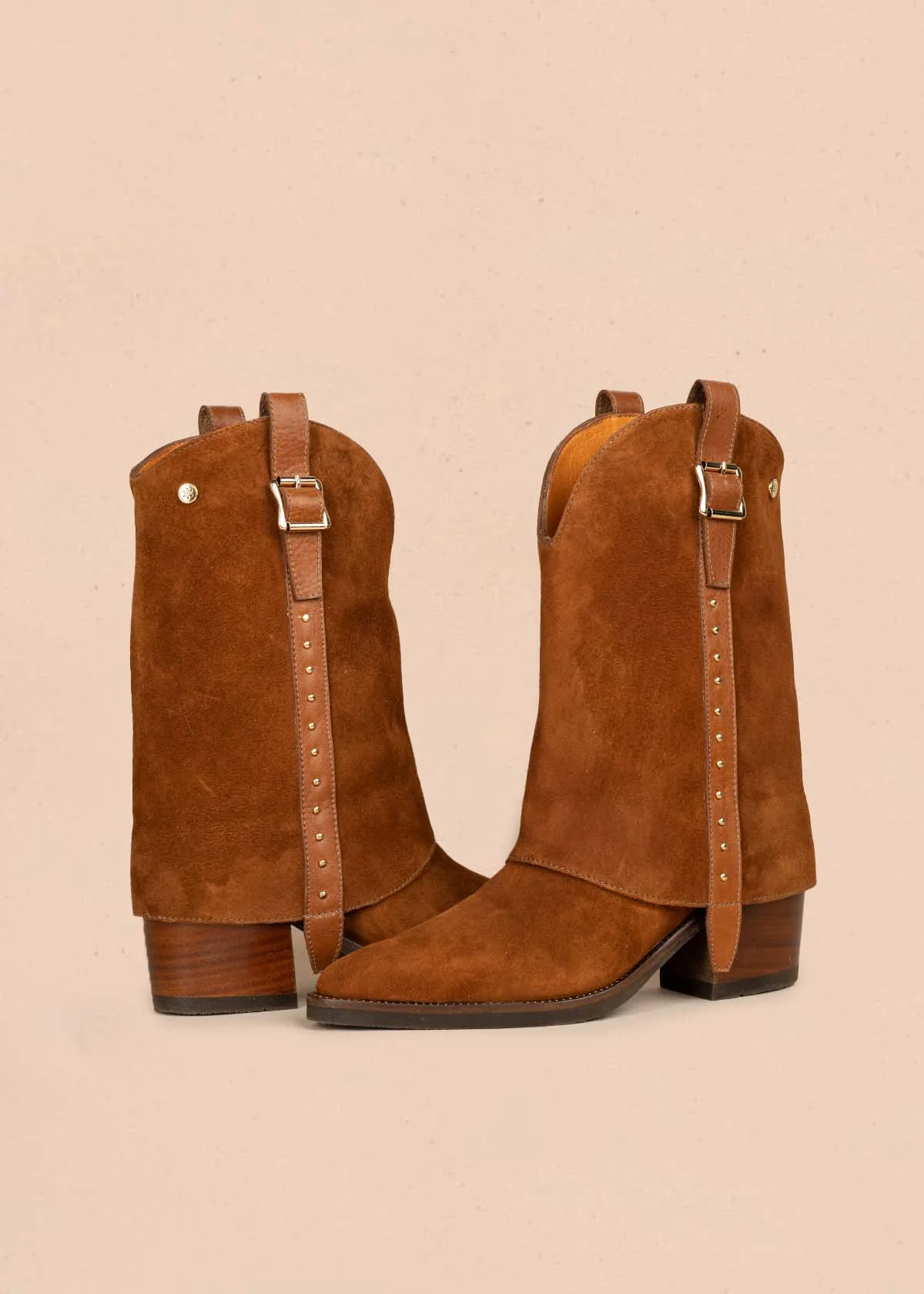 Bota en cuero color miel con hebilla y taches decorativos 105951 - Image 6