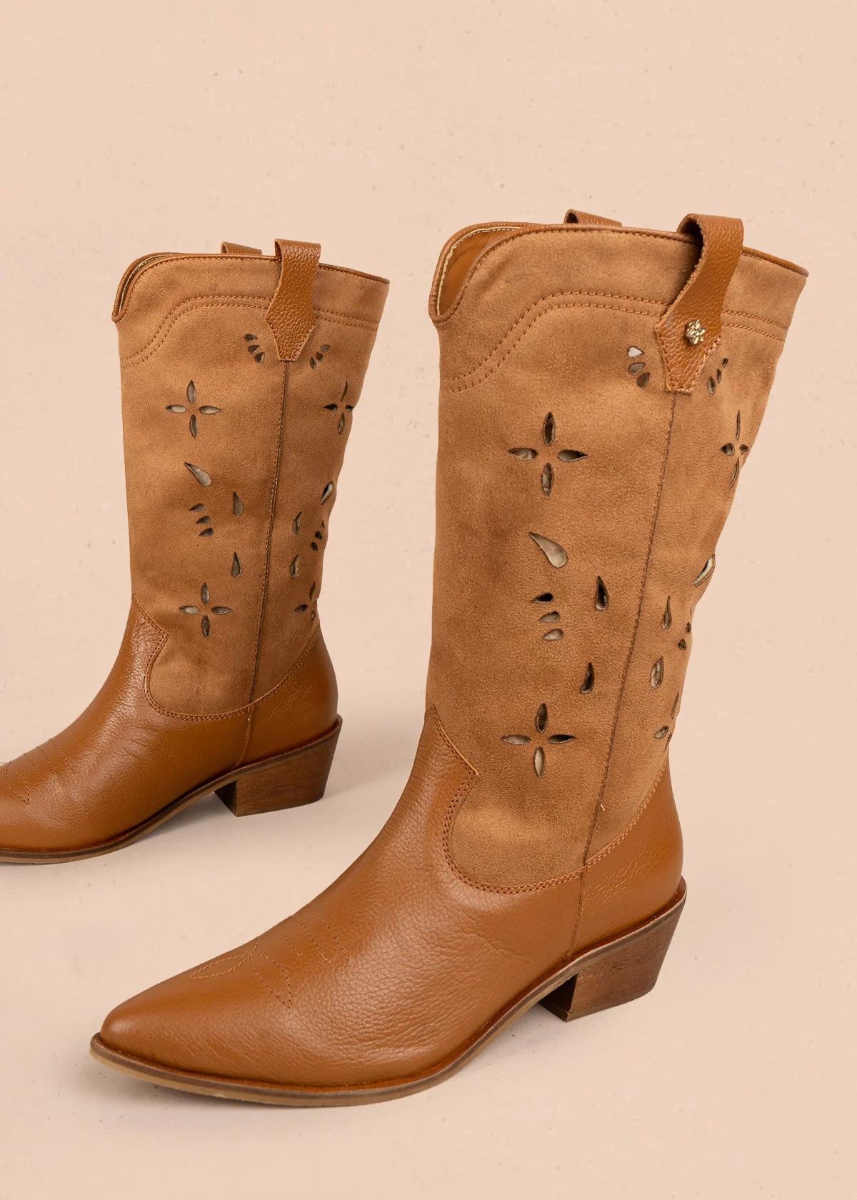 Botas texanas en cuero color miel caña en textil y perforaciones 106166 - Image 3