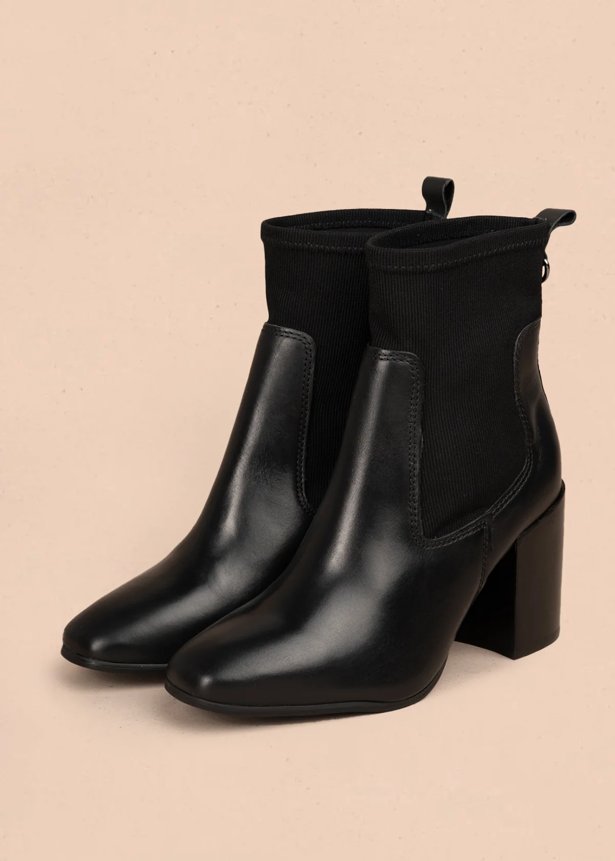 Bota en cuero color negro con diseño tipo calcetín y tacón alto 105947 - Image 2
