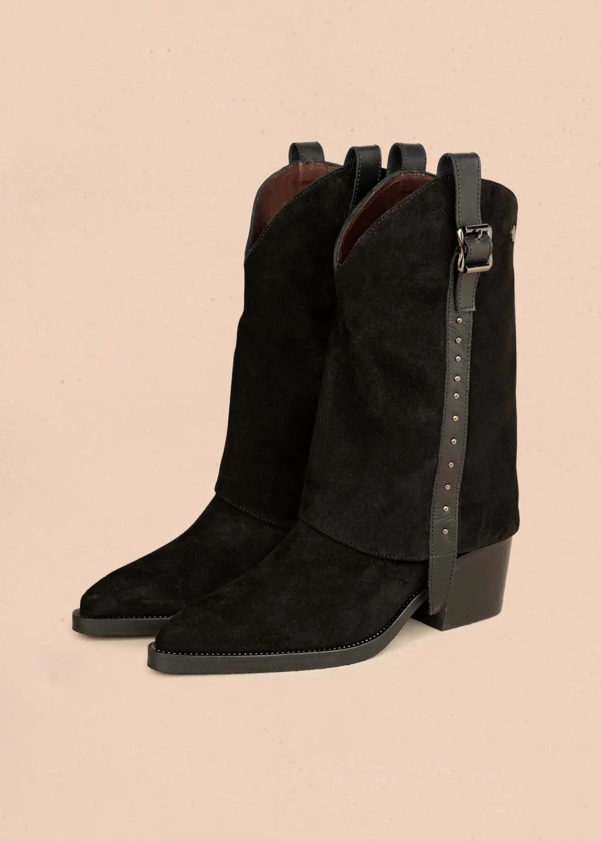 Bota en cuero color negro con hebilla y taches decorativos 105951 - Image 6