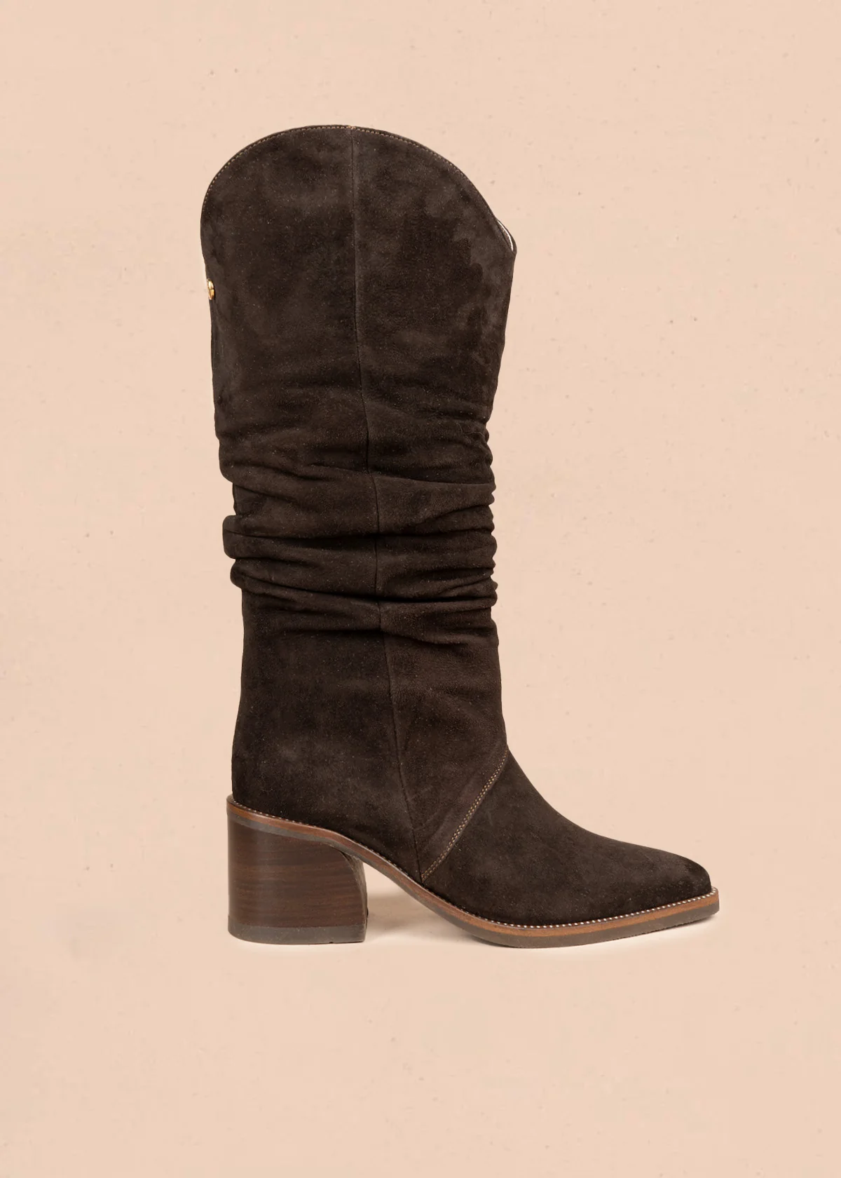 Botas en cuero color café con frunce 106607