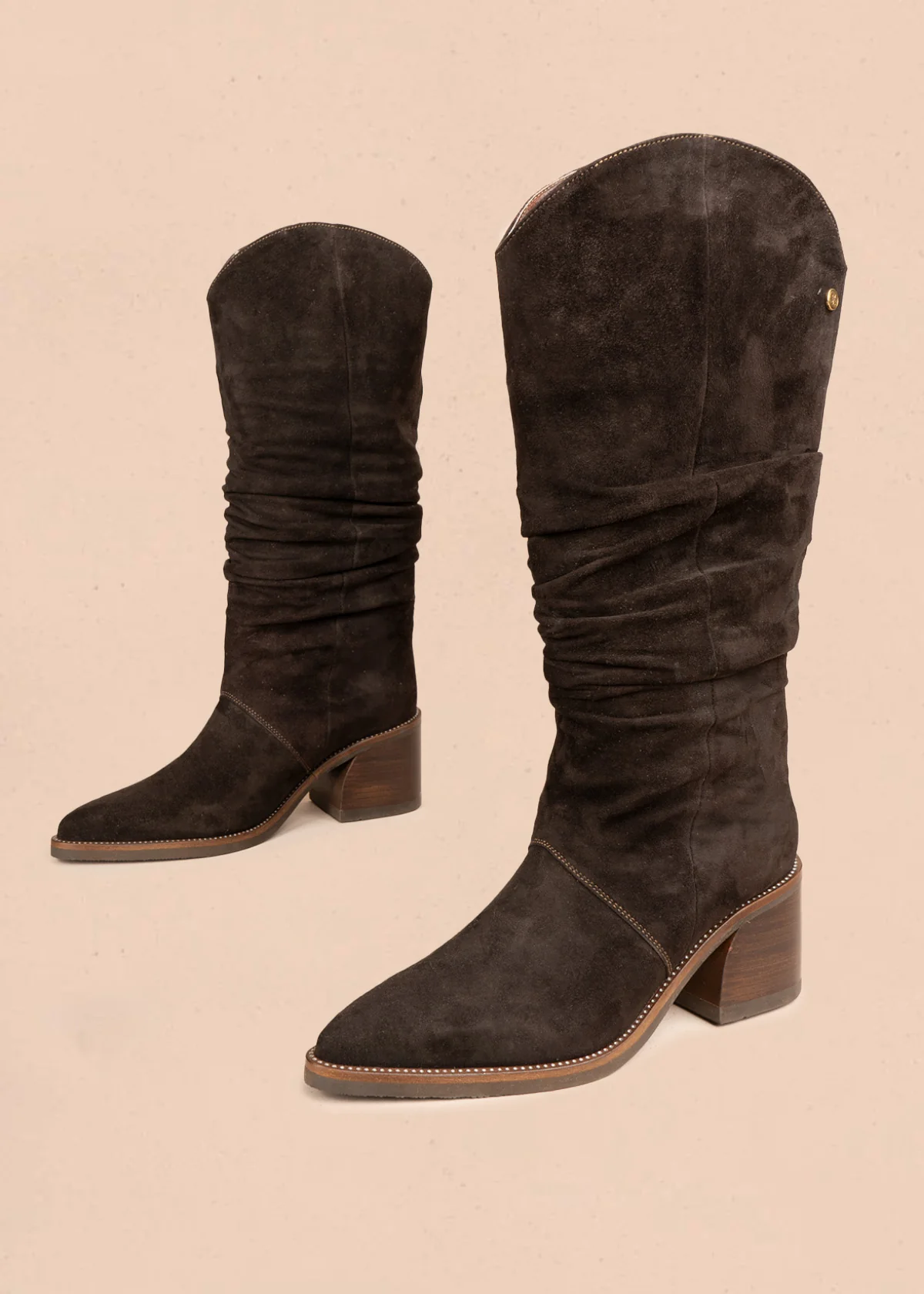 Botas en cuero color café con frunce 106607 - Image 2