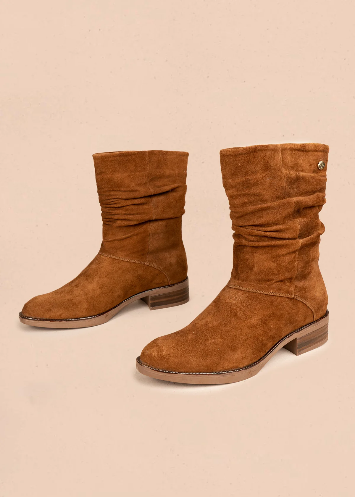Botas en cuero color café con frunce 106610 - Image 3