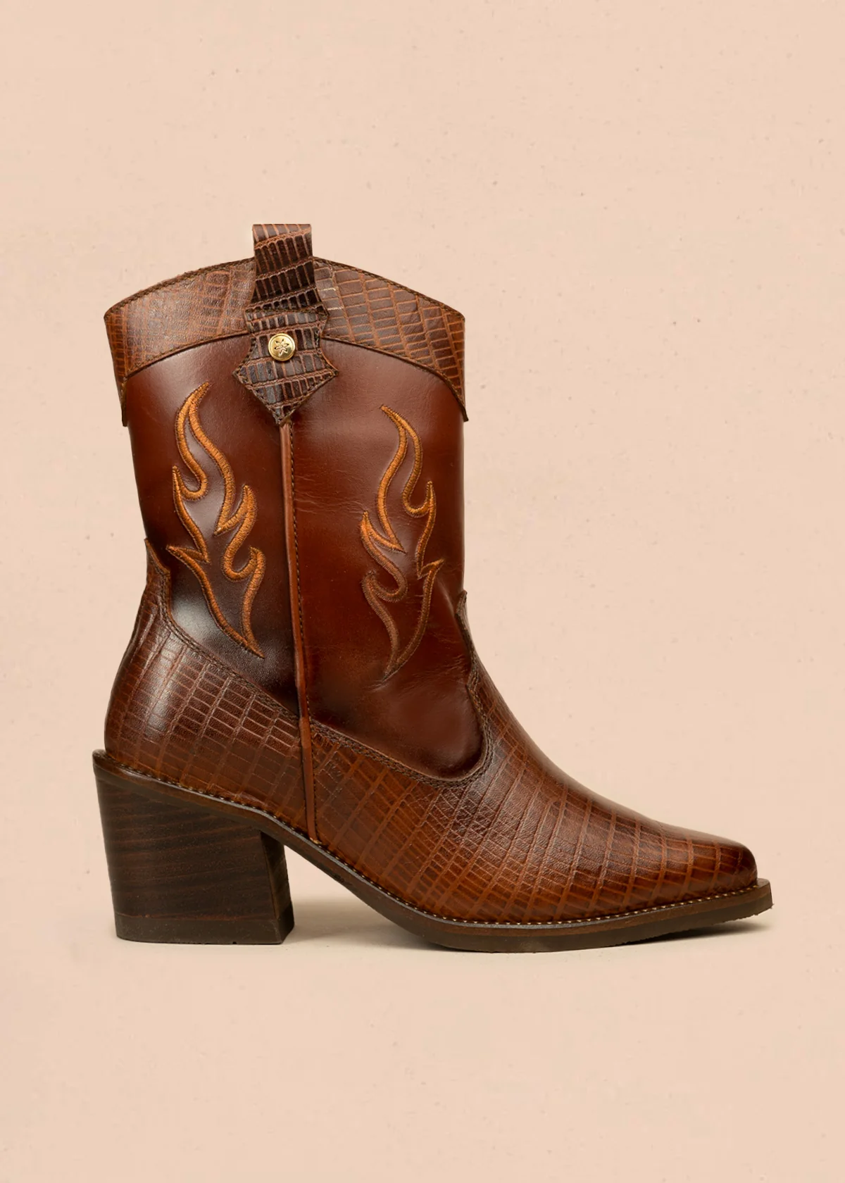 Botas texanas en cuero color café con bordado 104899