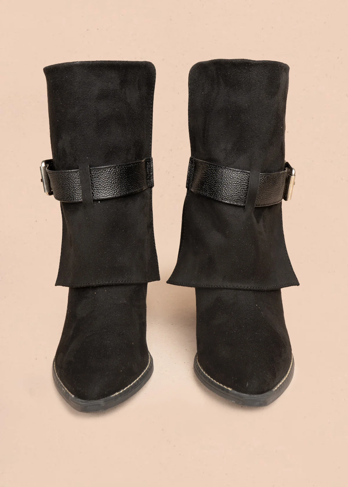 Botas color negro con caña doblada y correa con hebilla 106660 - Image 5