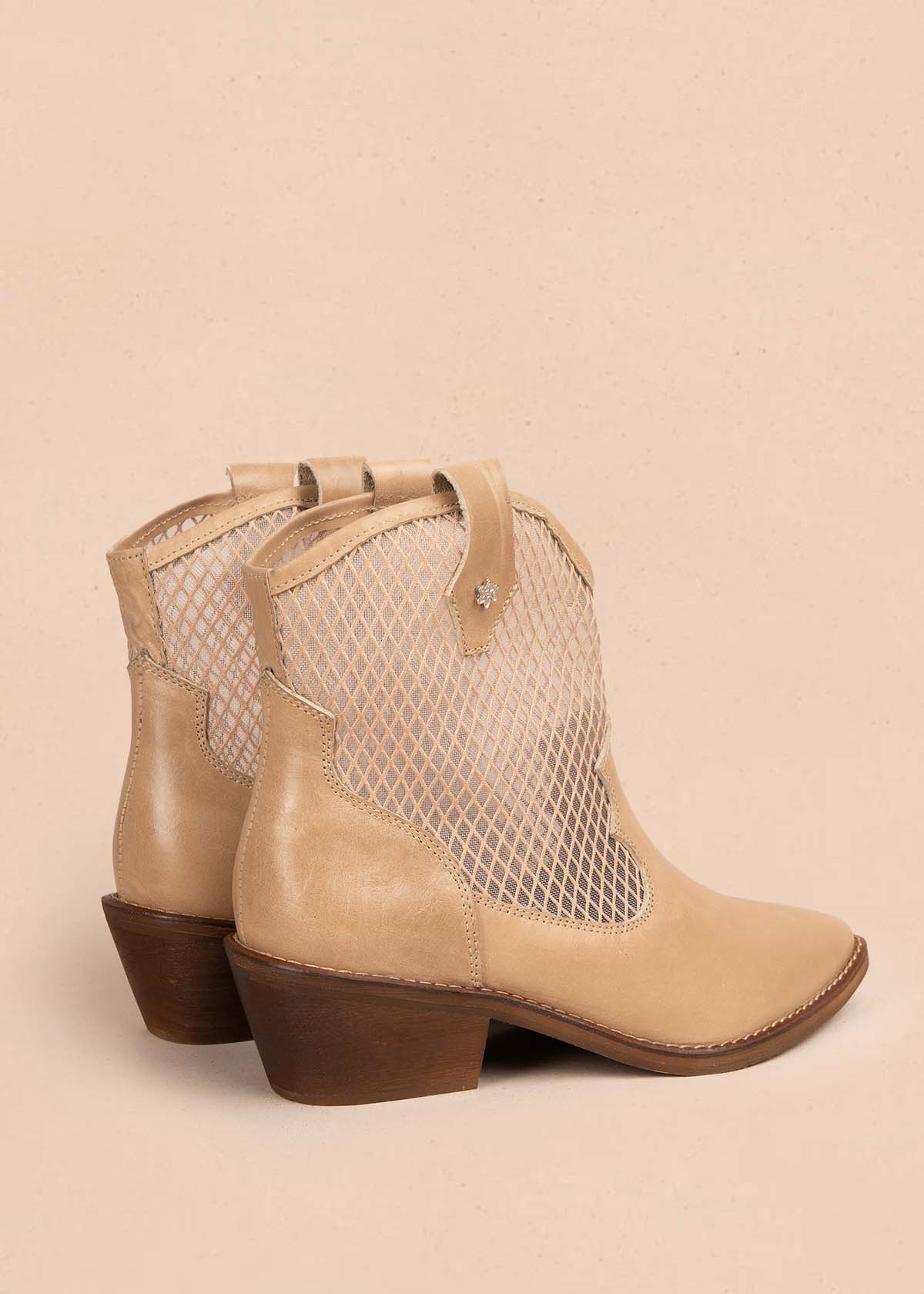 Botines texanos en cuero color beige con diseño en malla 106167 - Image 4