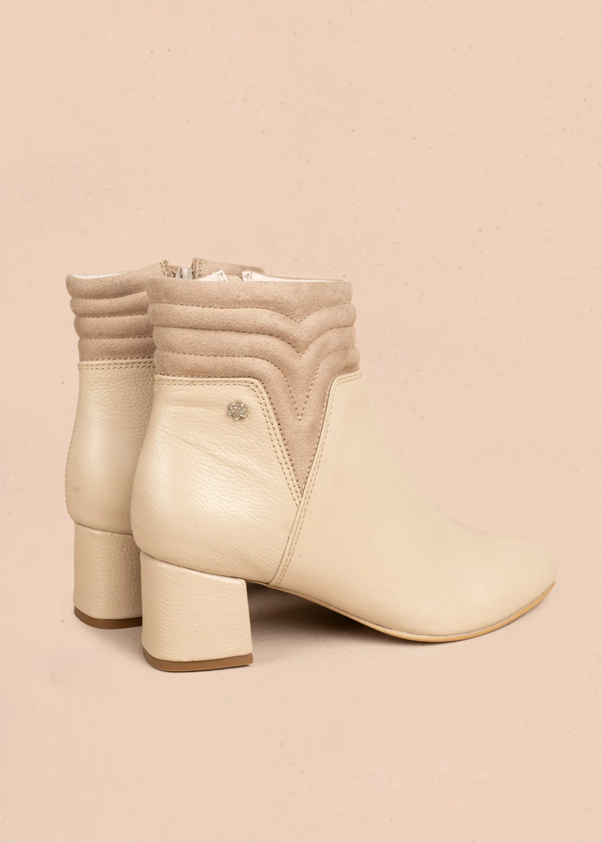 Botines en cuero color beige con detalle en gamuza 106664 - Image 5