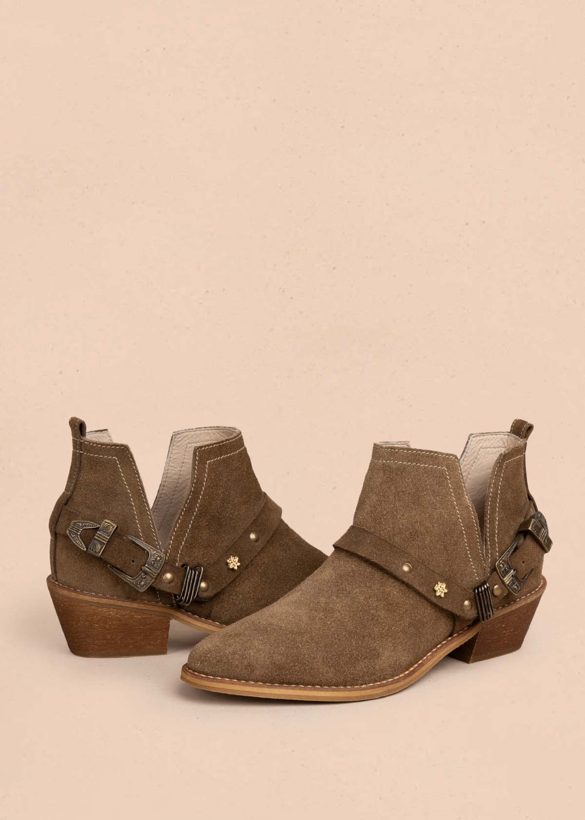 Botines en cuero color miel con correa 105875 - Image 3