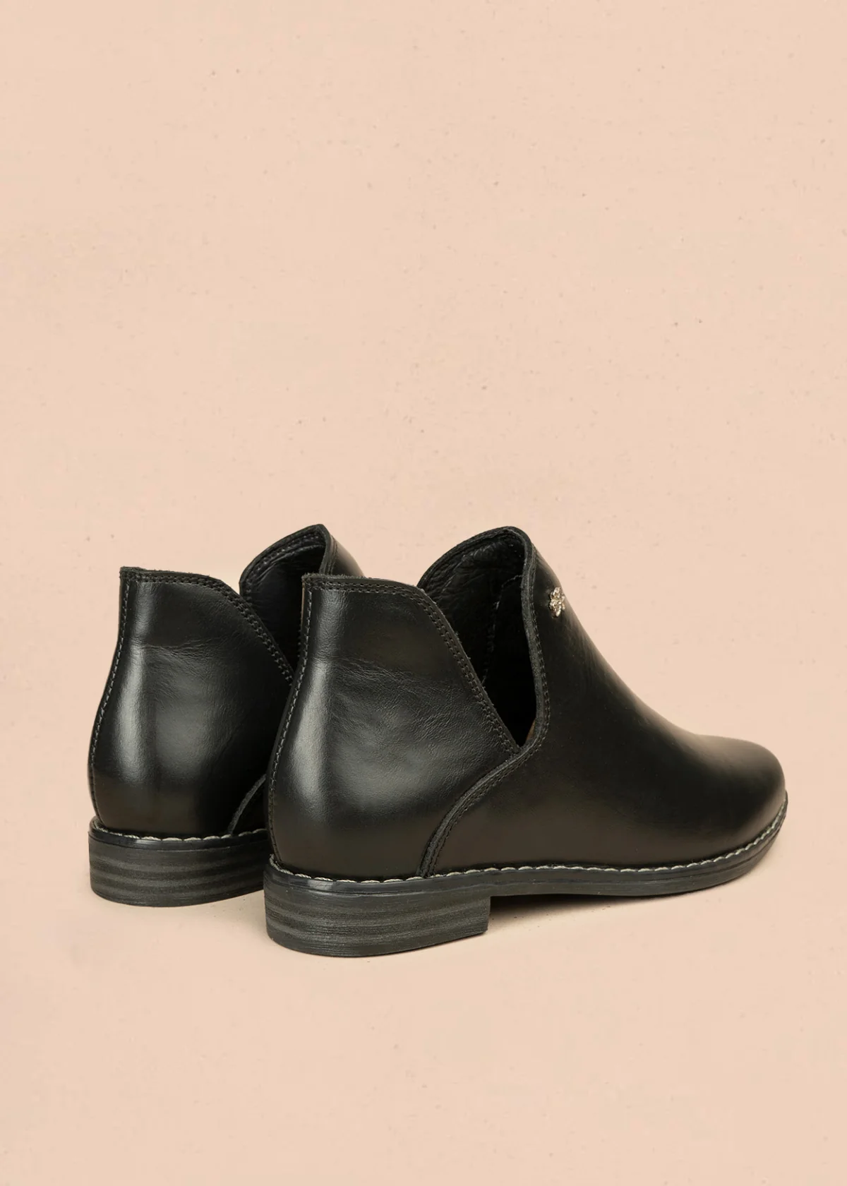Botines clásicos de cuero color negro 106662 - Image 5