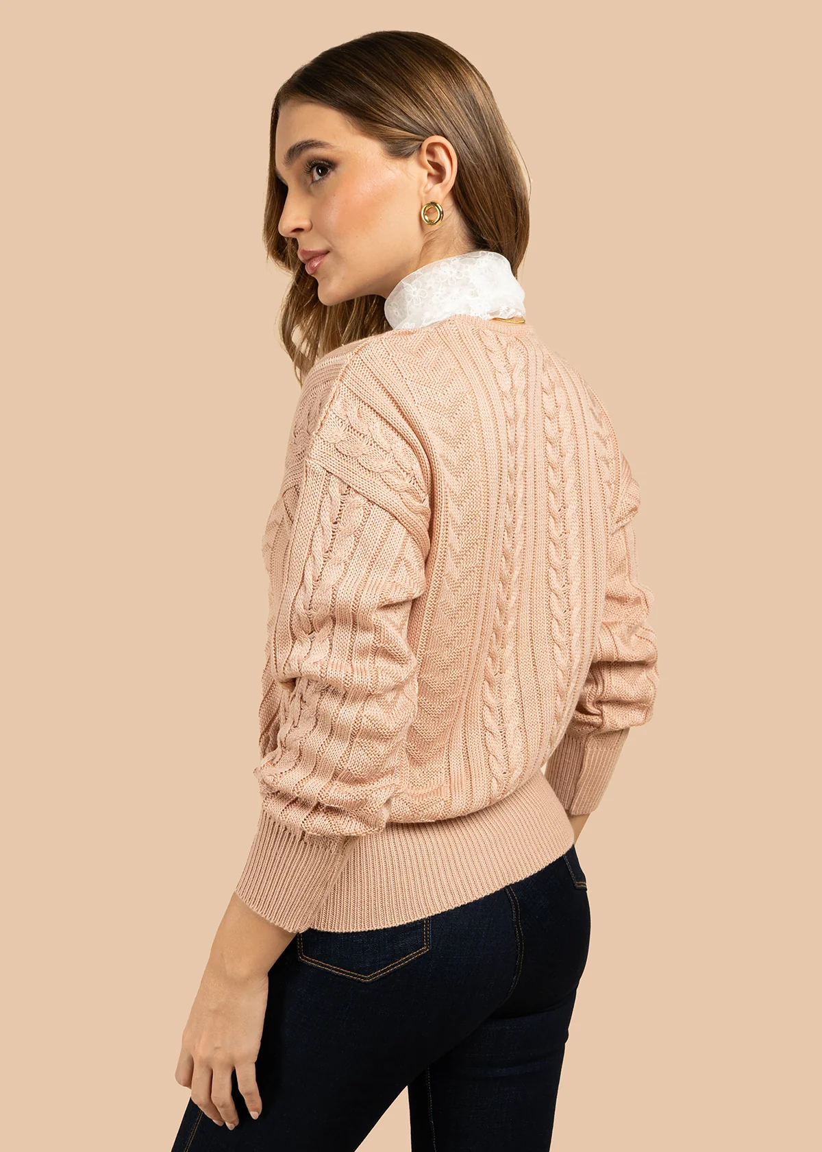 Buzo color palo de rosa con cuello redondo y textura trenzada 101932 - Image 5