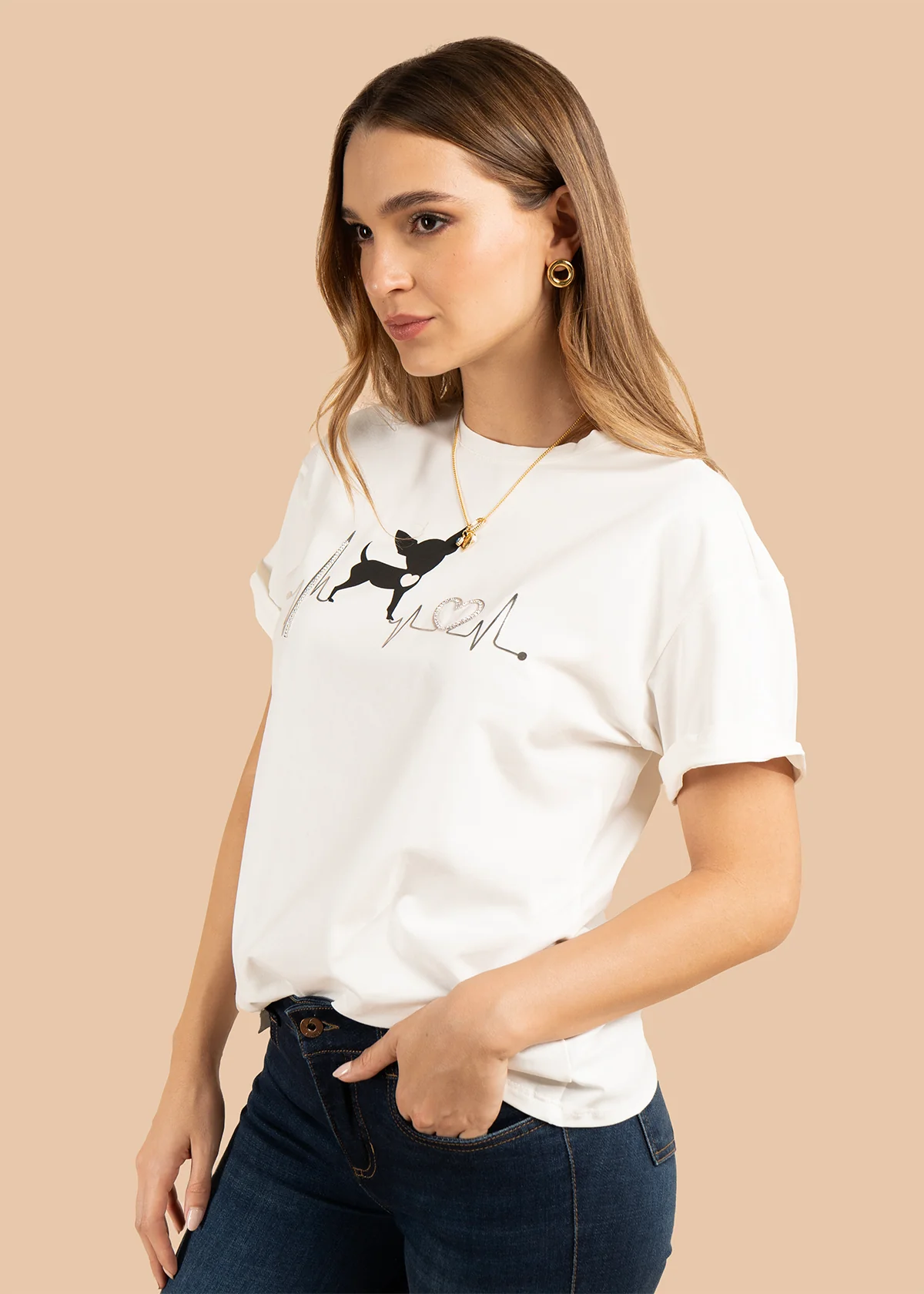 Camiseta color blanco con print de perro y detalle de corazón 105973 - Image 2