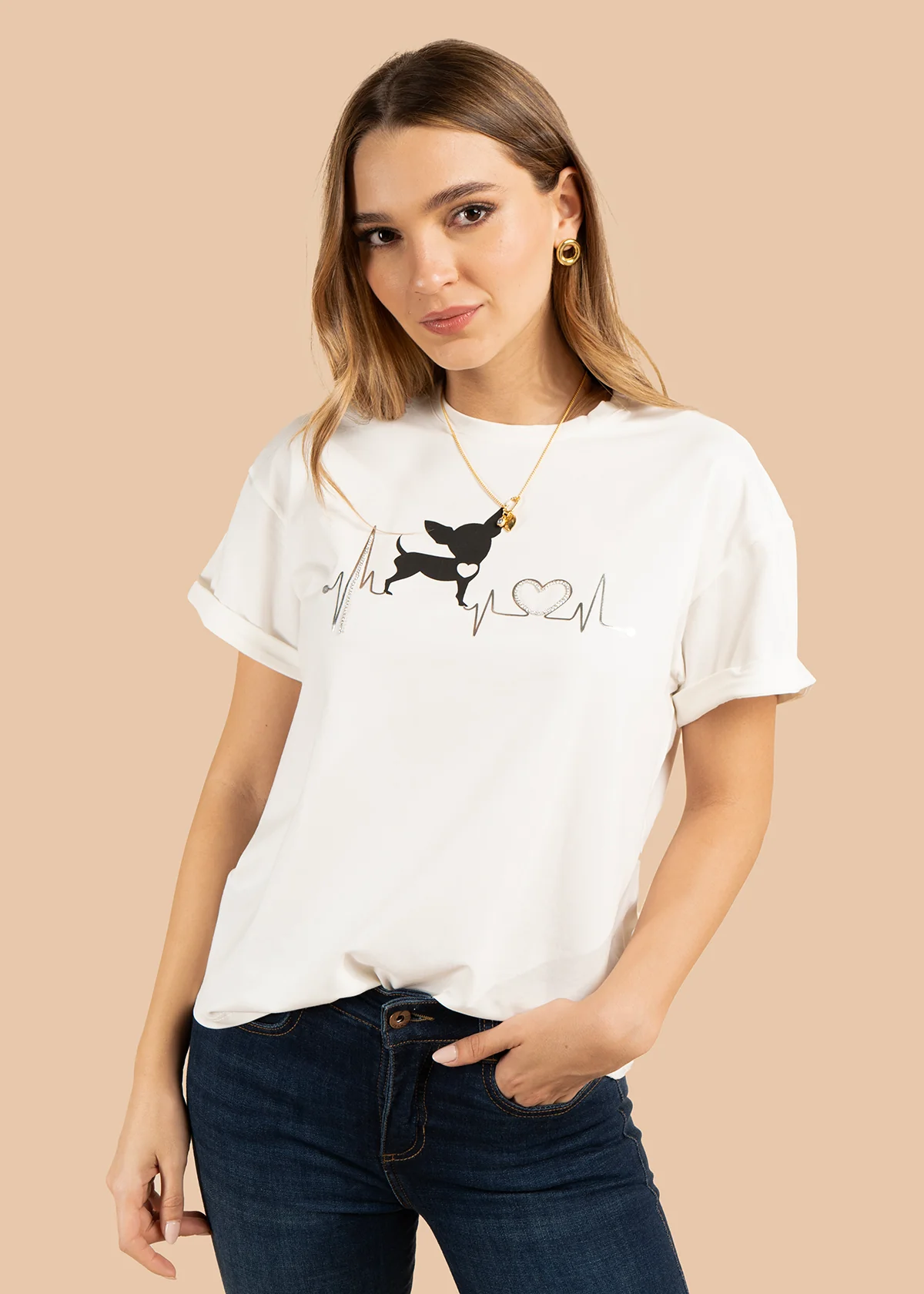 Camiseta color blanco con print de perro y detalle de corazón 105973 - Image 5