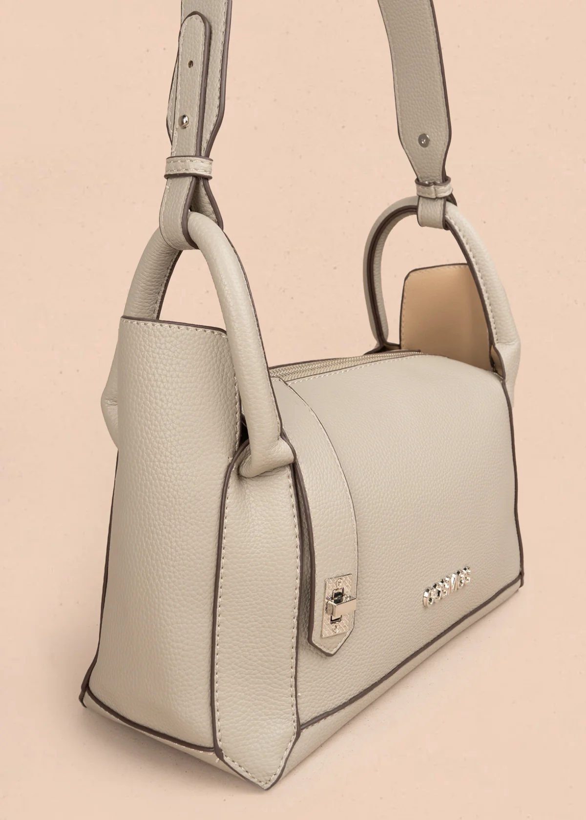 Bolso tipo cartera color arena con broche frontal 106985 - Image 2