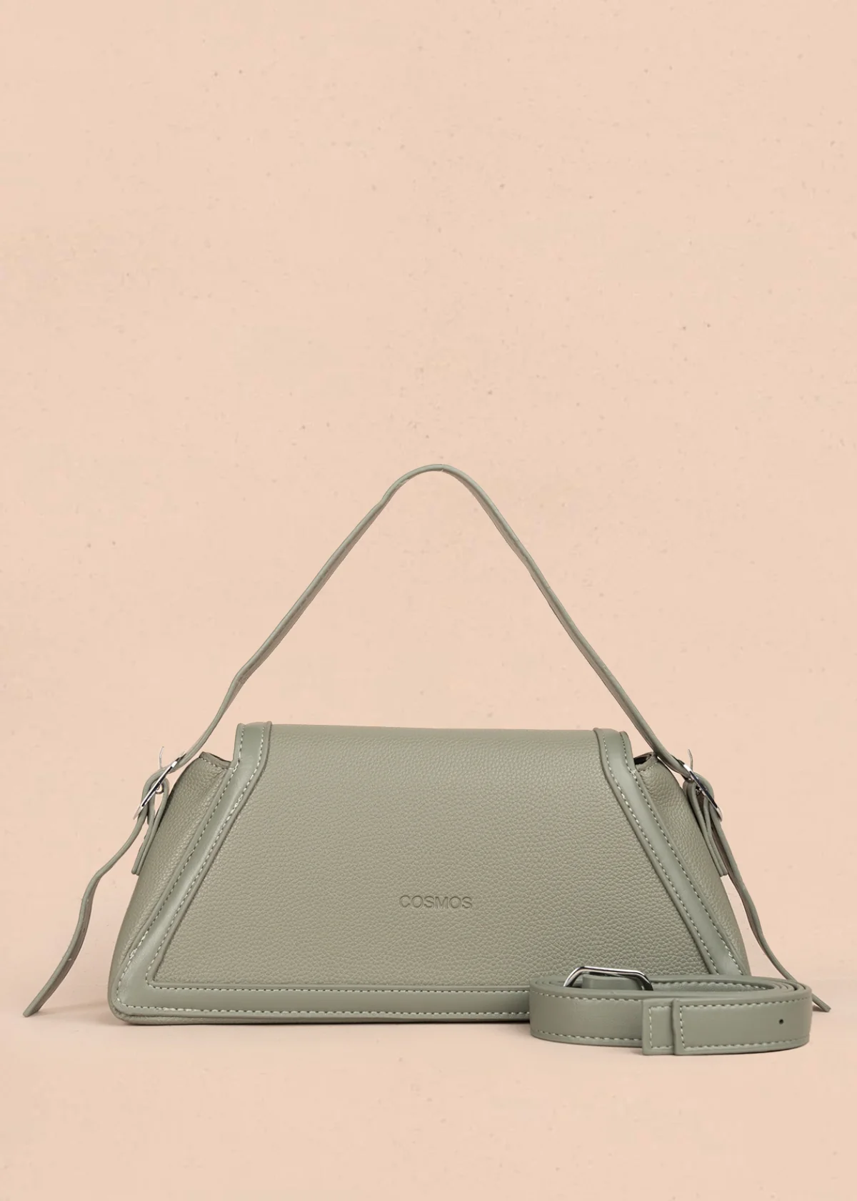 Bolso cartera color verde con diseño triangular y acabados metálicos 106179 - Image 3
