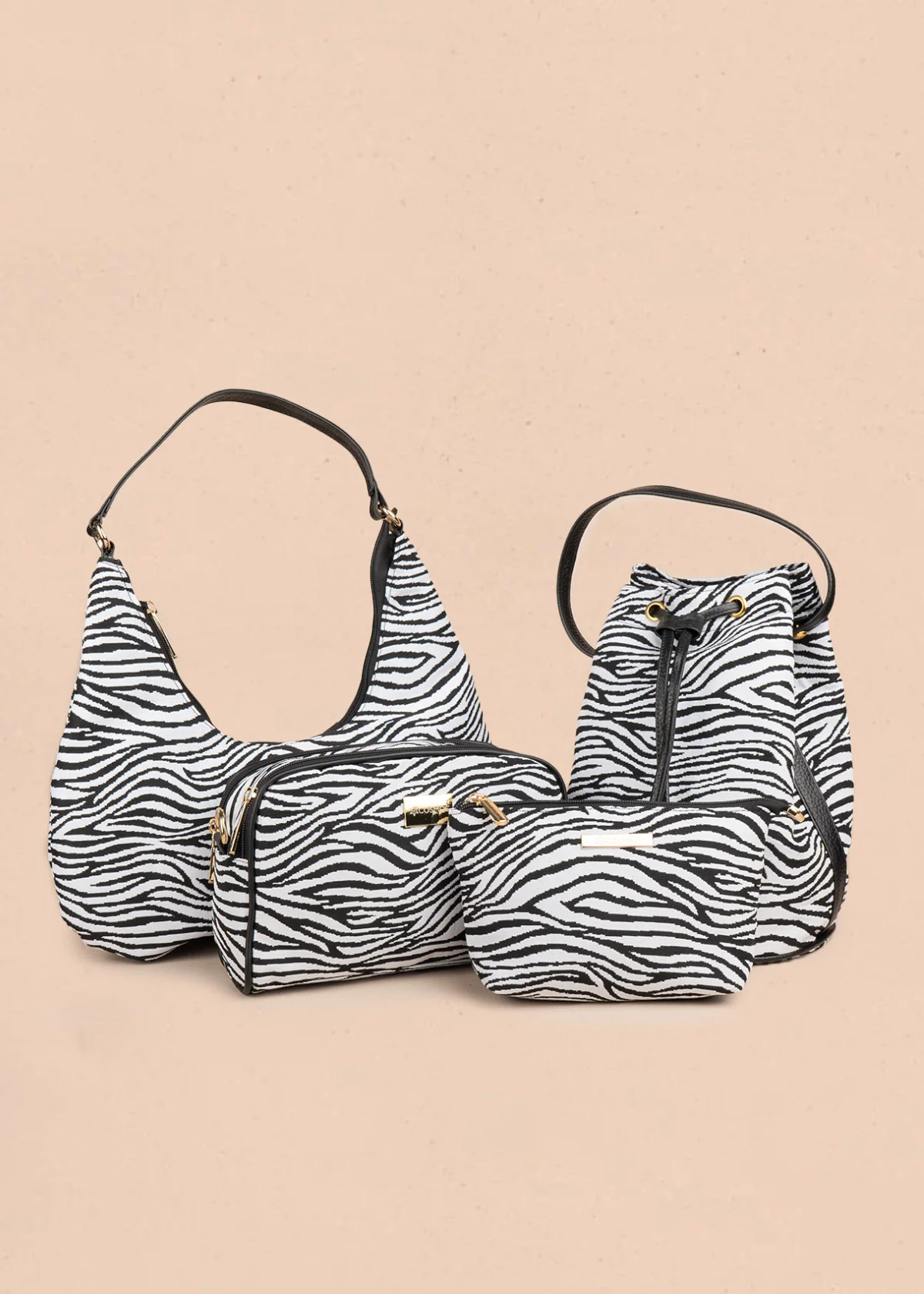Bolso bucket de tela color negro con estampado cebra 106653 - Image 5