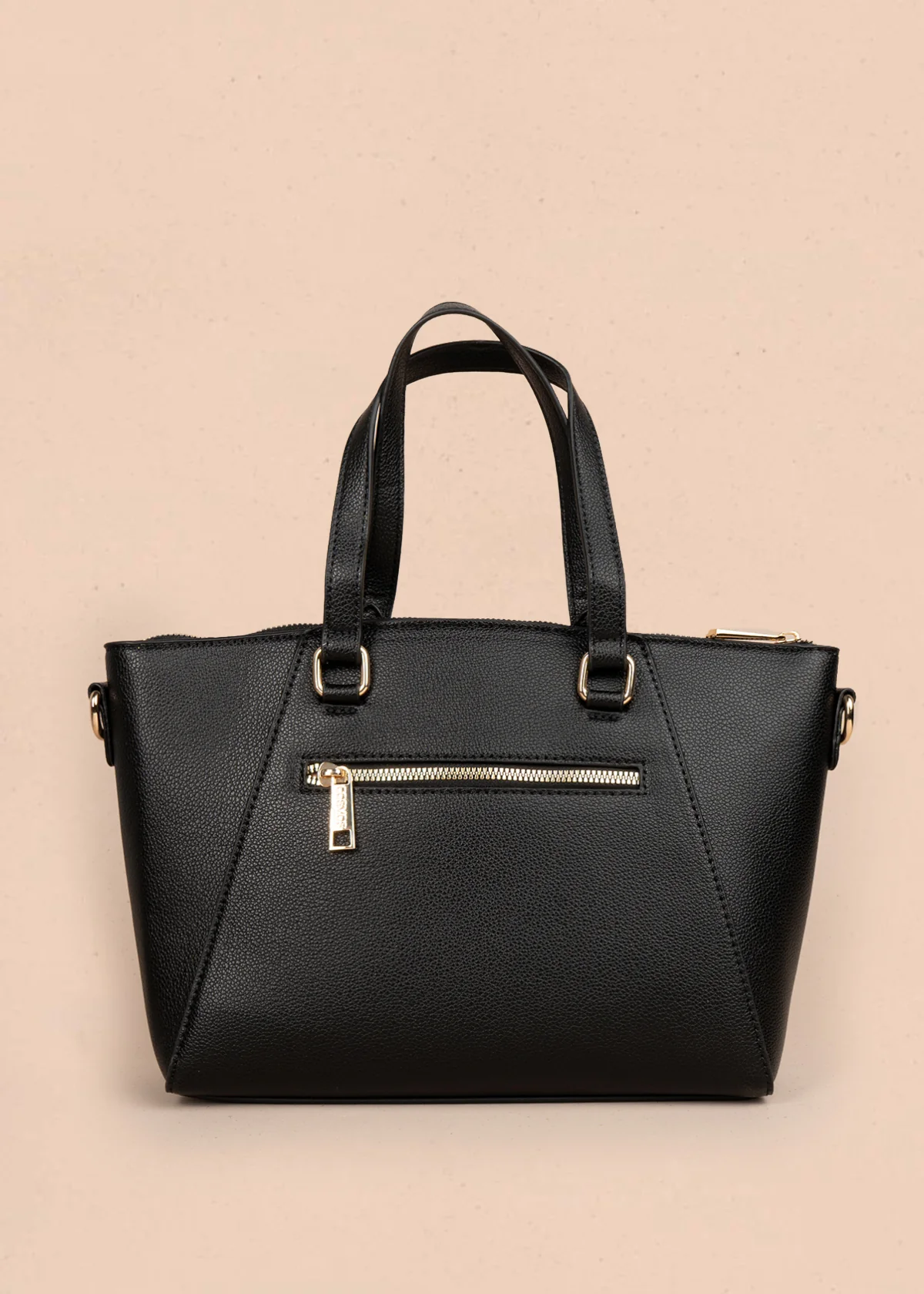Bolso tipo cartera color negro con herrajes dorados 106178 - Image 5