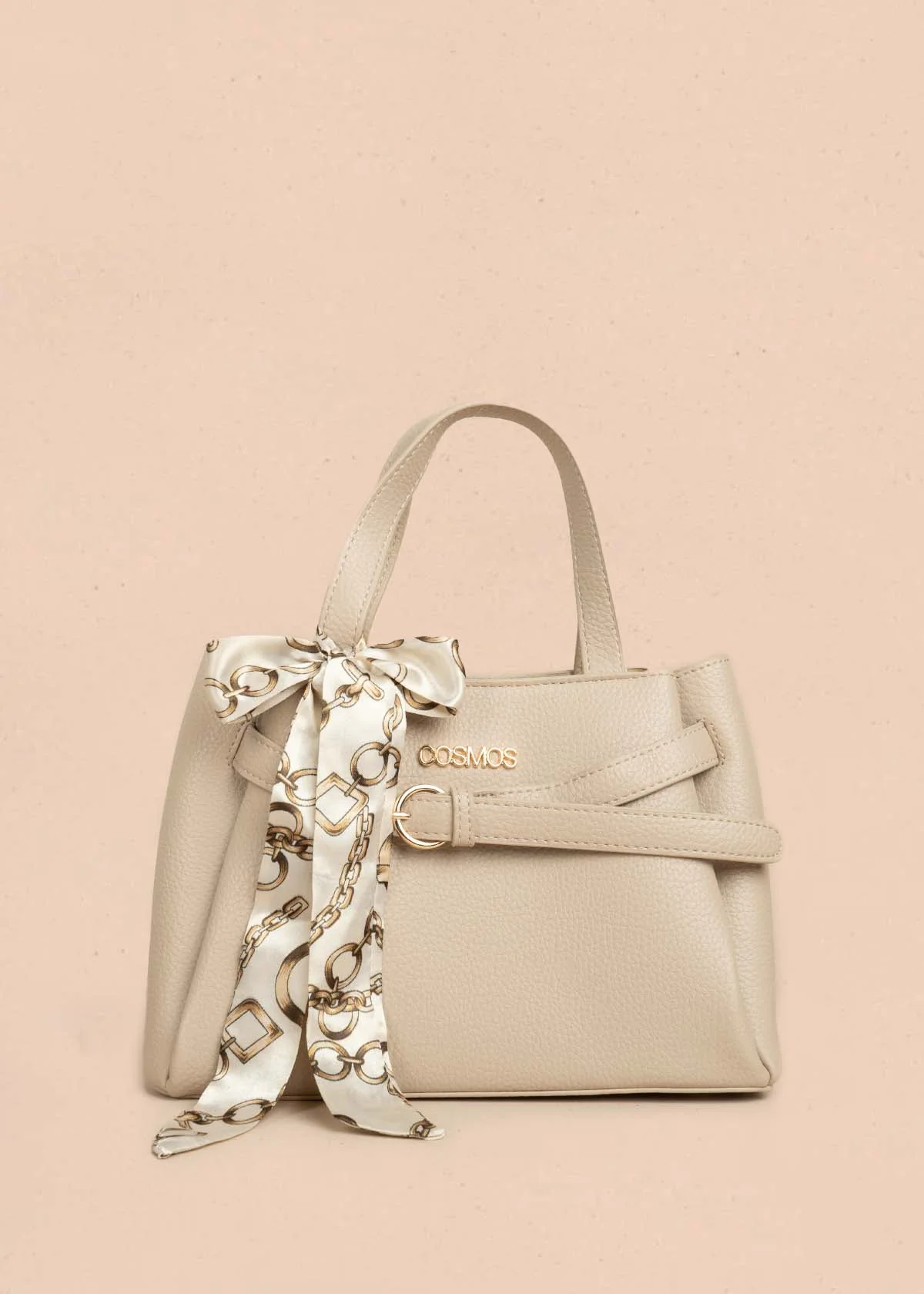 Cartera color taupe con aplique tipo cinturón y pañoleta 106327